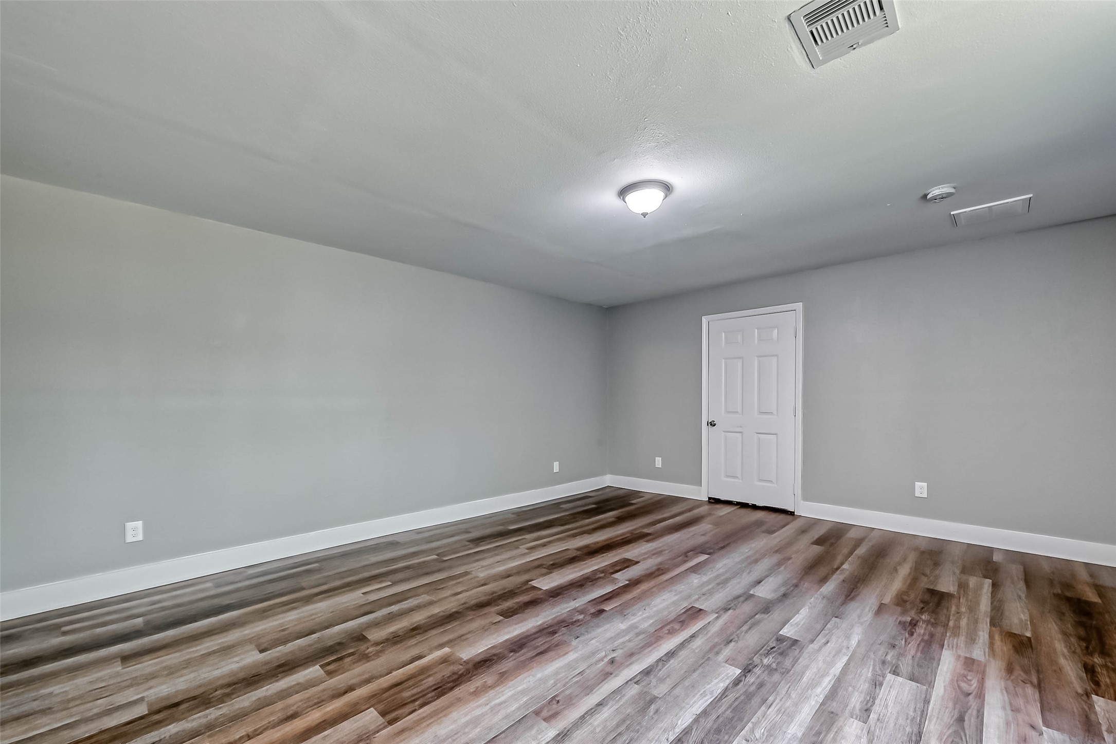 5606 Elm Springs Drive Property Photo 18