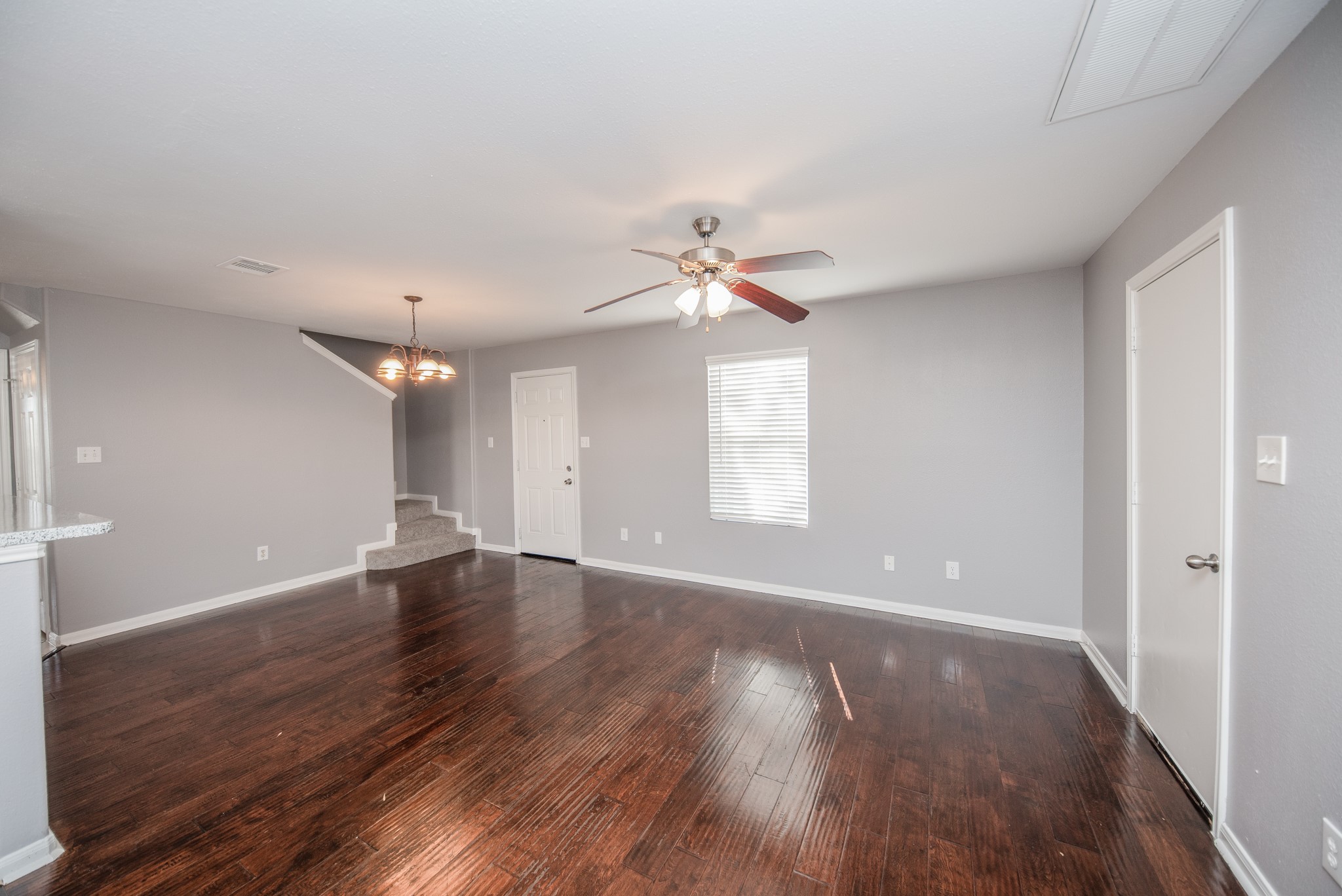 1631 Dove Run Property Photo 2