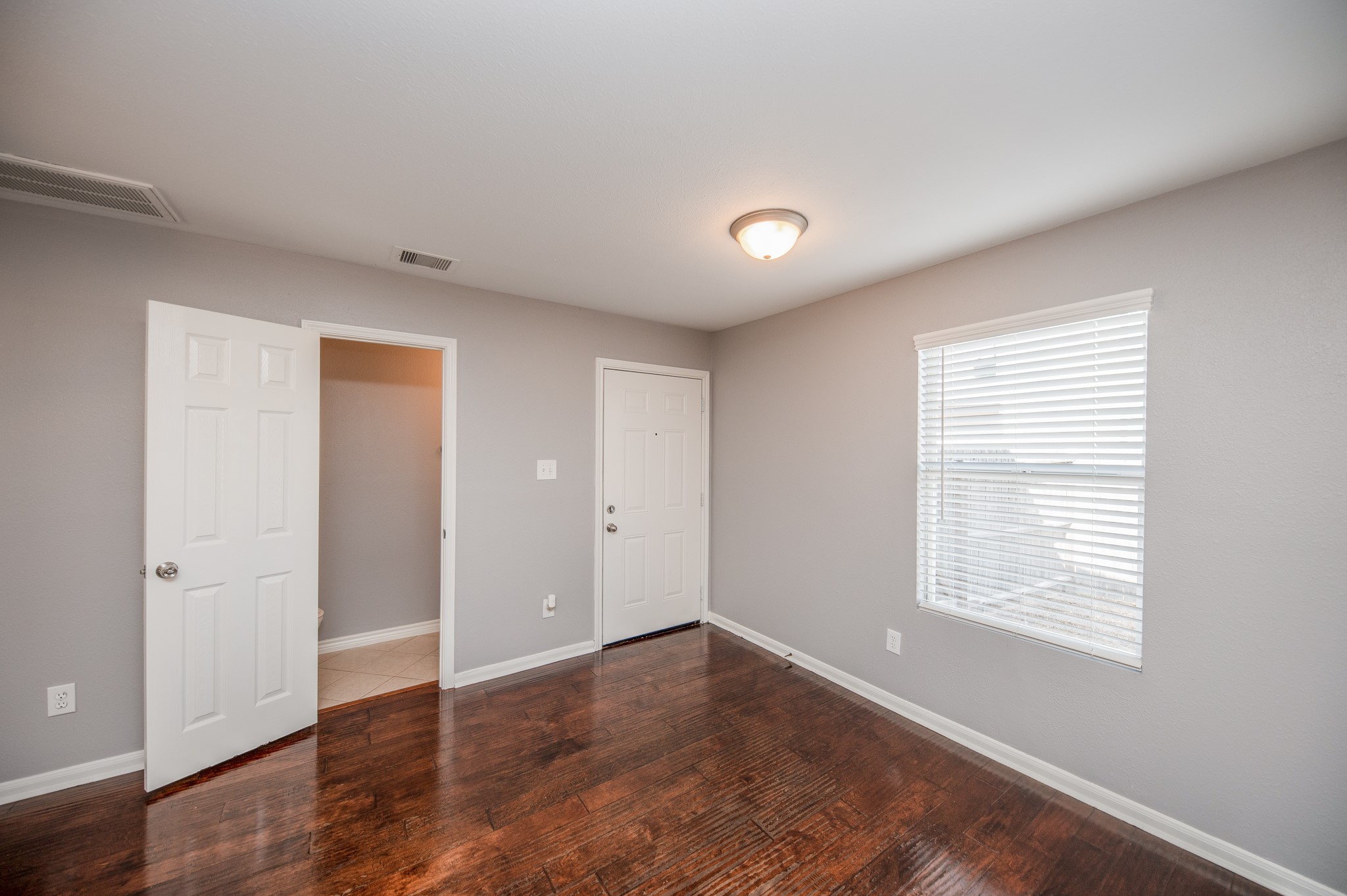 1631 Dove Run Property Photo 13