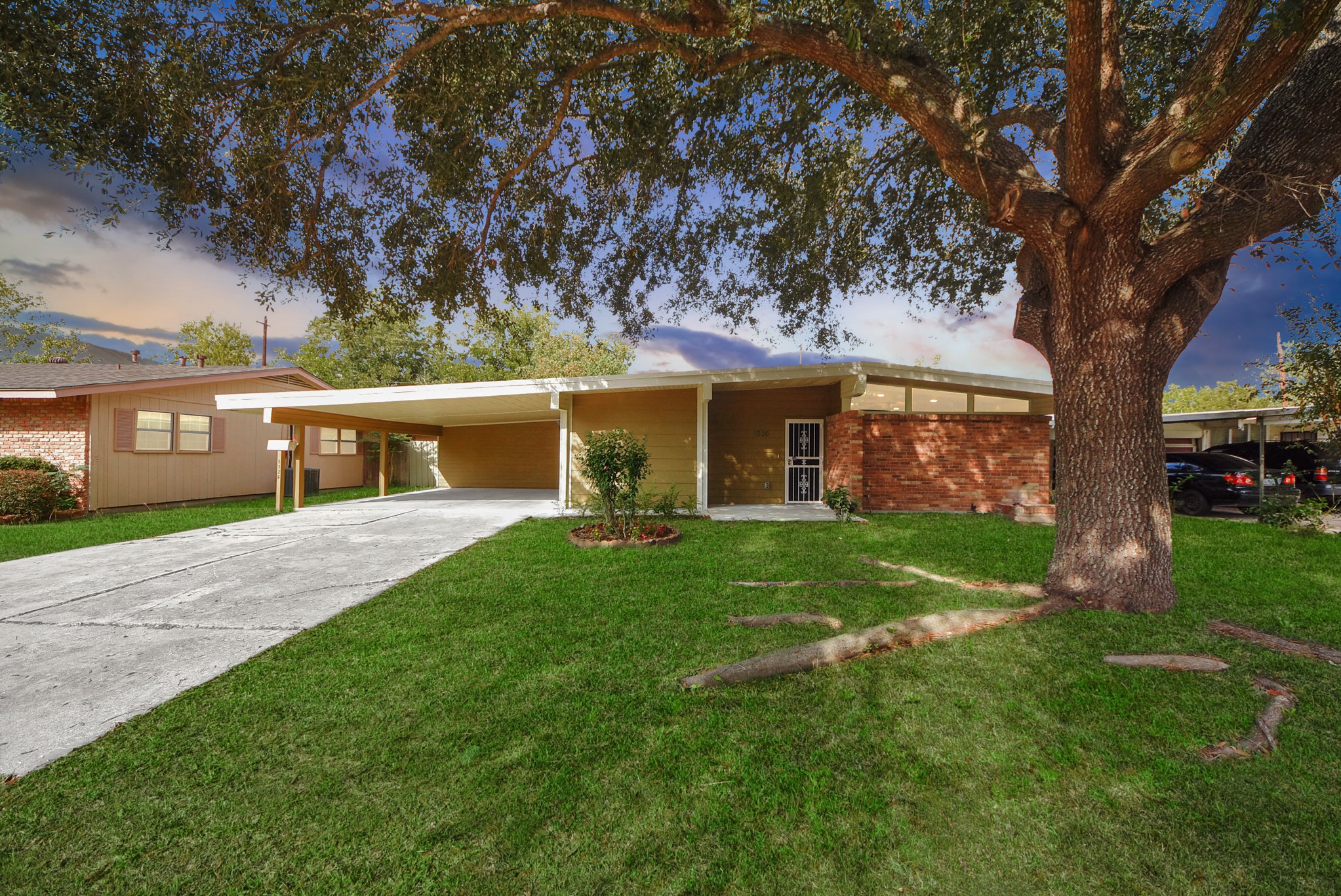 5326 Heatherbrook Drive Property Photo 1