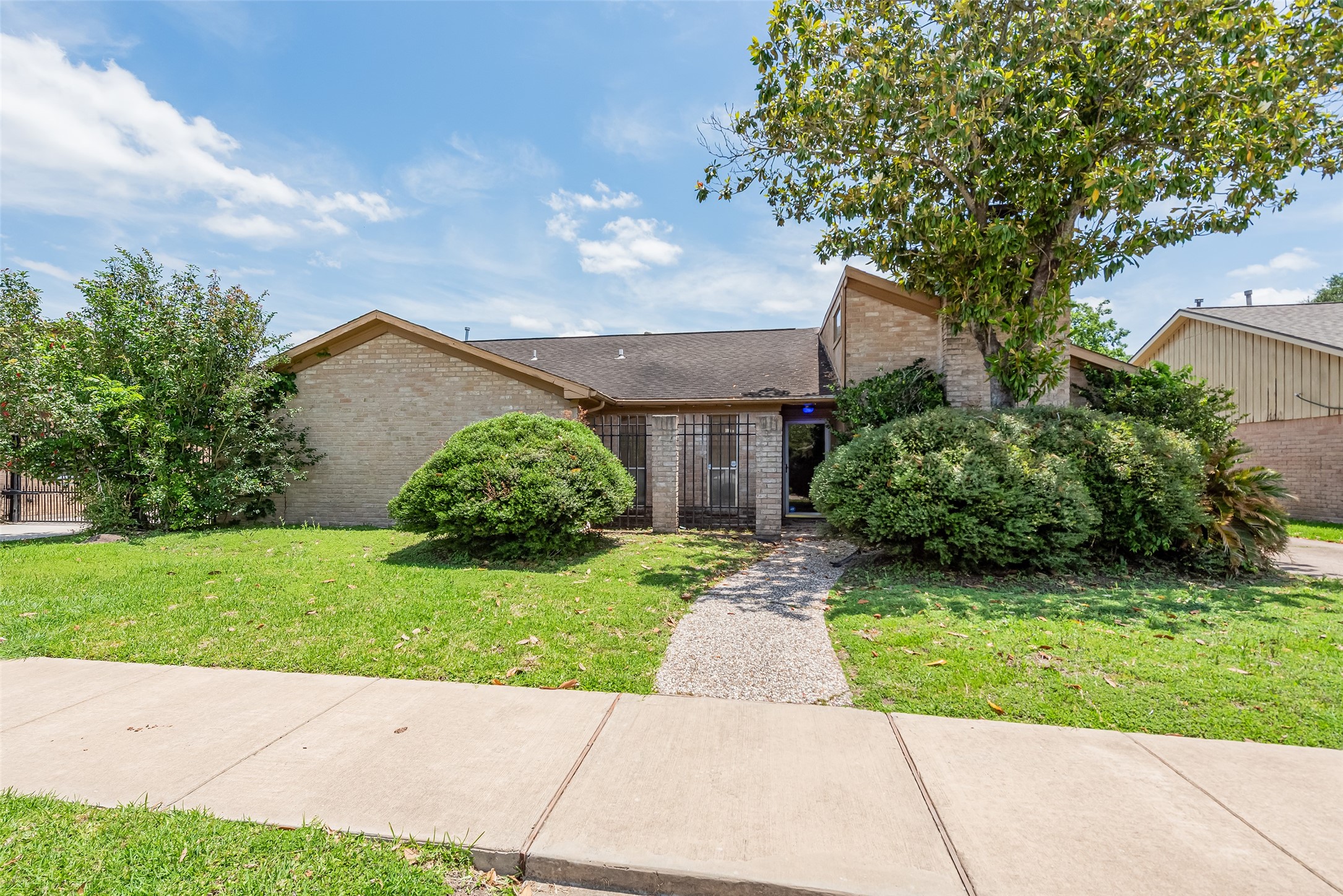 10827 Braes Forest Drive Property Photo 1