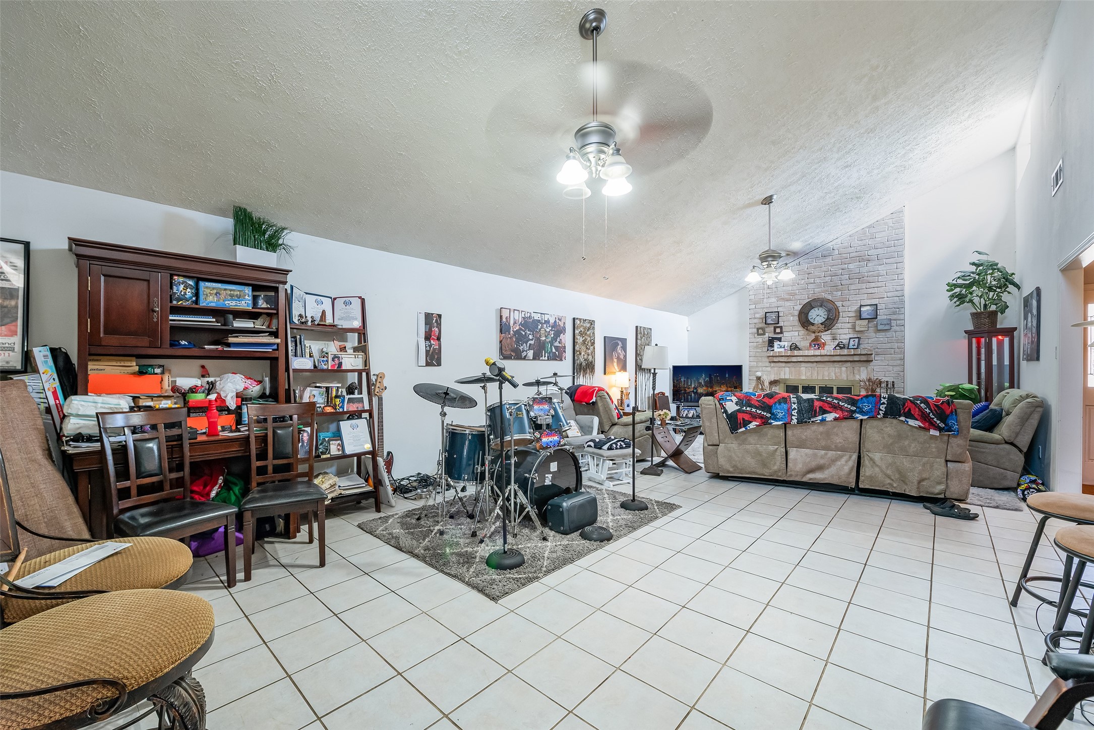 10827 Braes Forest Drive Property Photo 6
