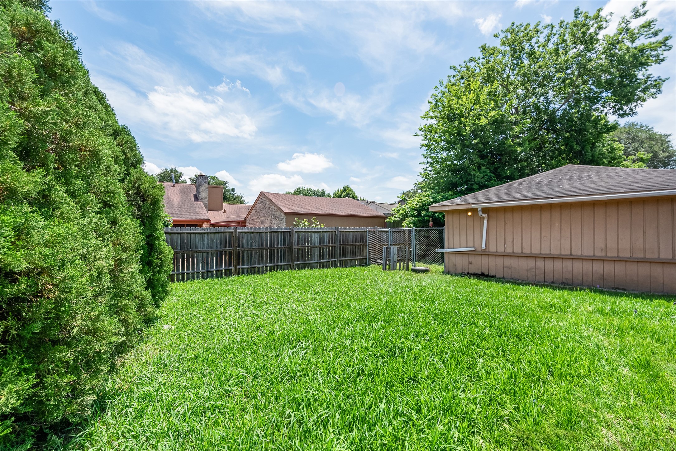 10827 Braes Forest Drive Property Photo 19