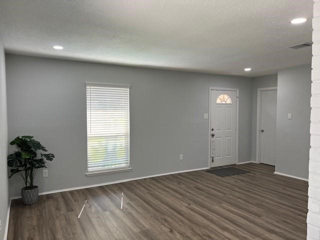 7502 Trabajo Drive Property Photo 3