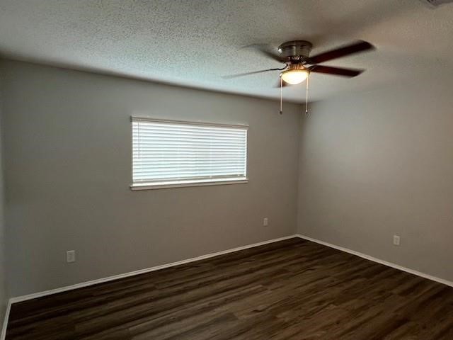 7502 Trabajo Drive Property Photo 12
