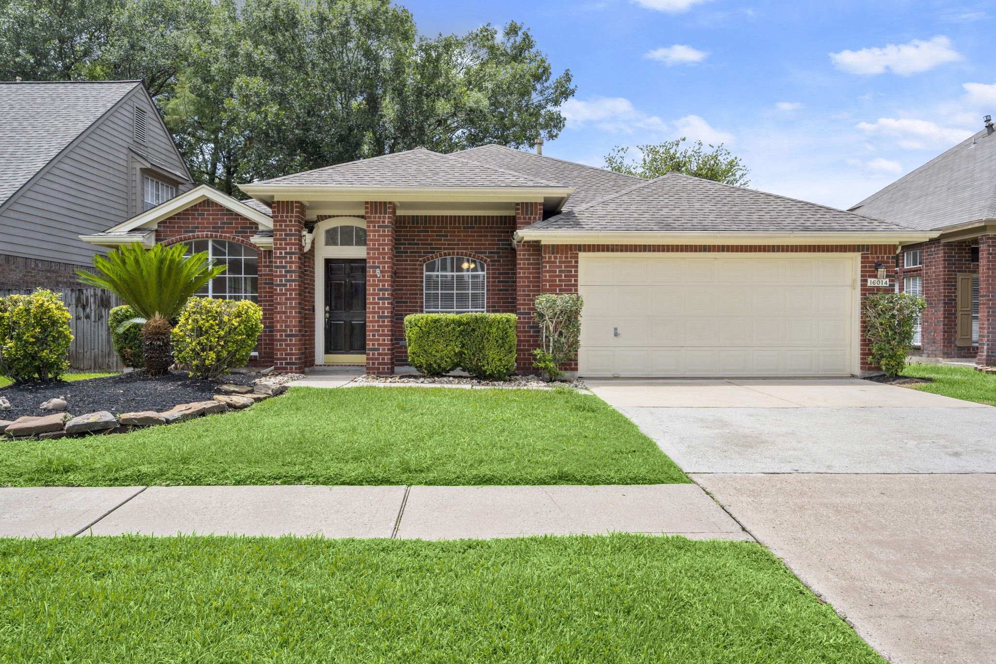16014 Lakestone Drive Property Photo 1