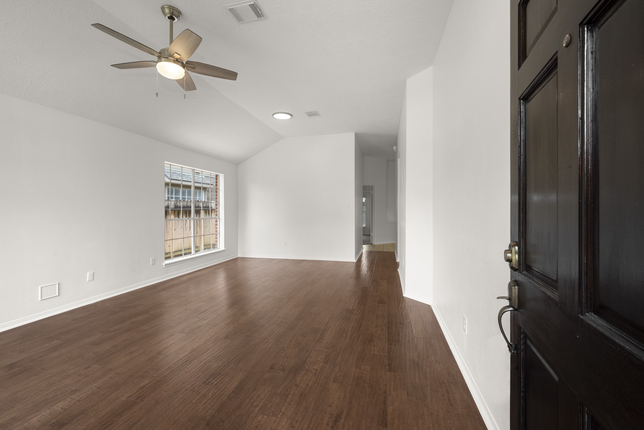 16014 Lakestone Drive Property Photo 3