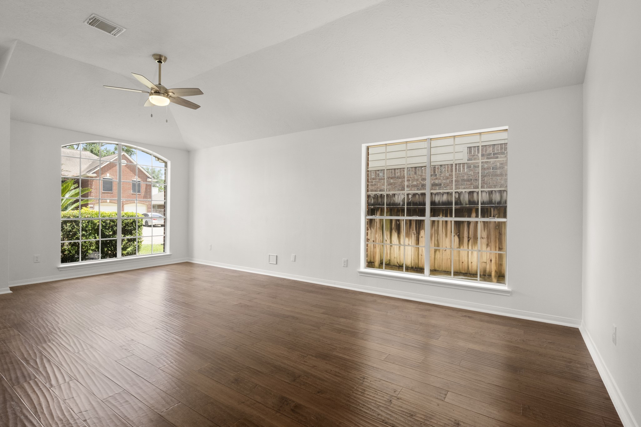 16014 Lakestone Drive Property Photo 5