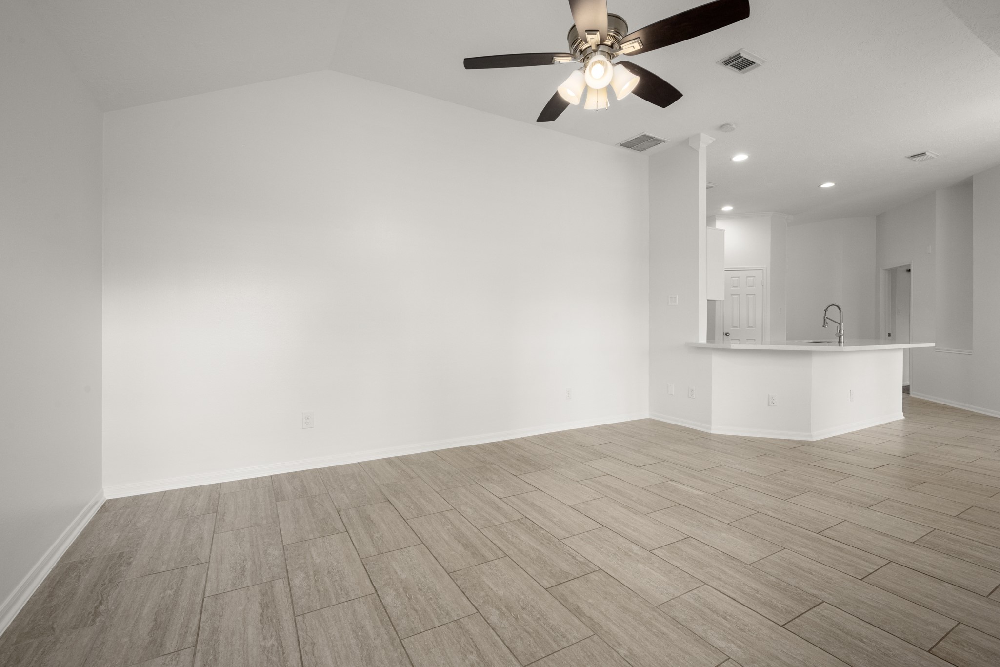 16014 Lakestone Drive Property Photo 13