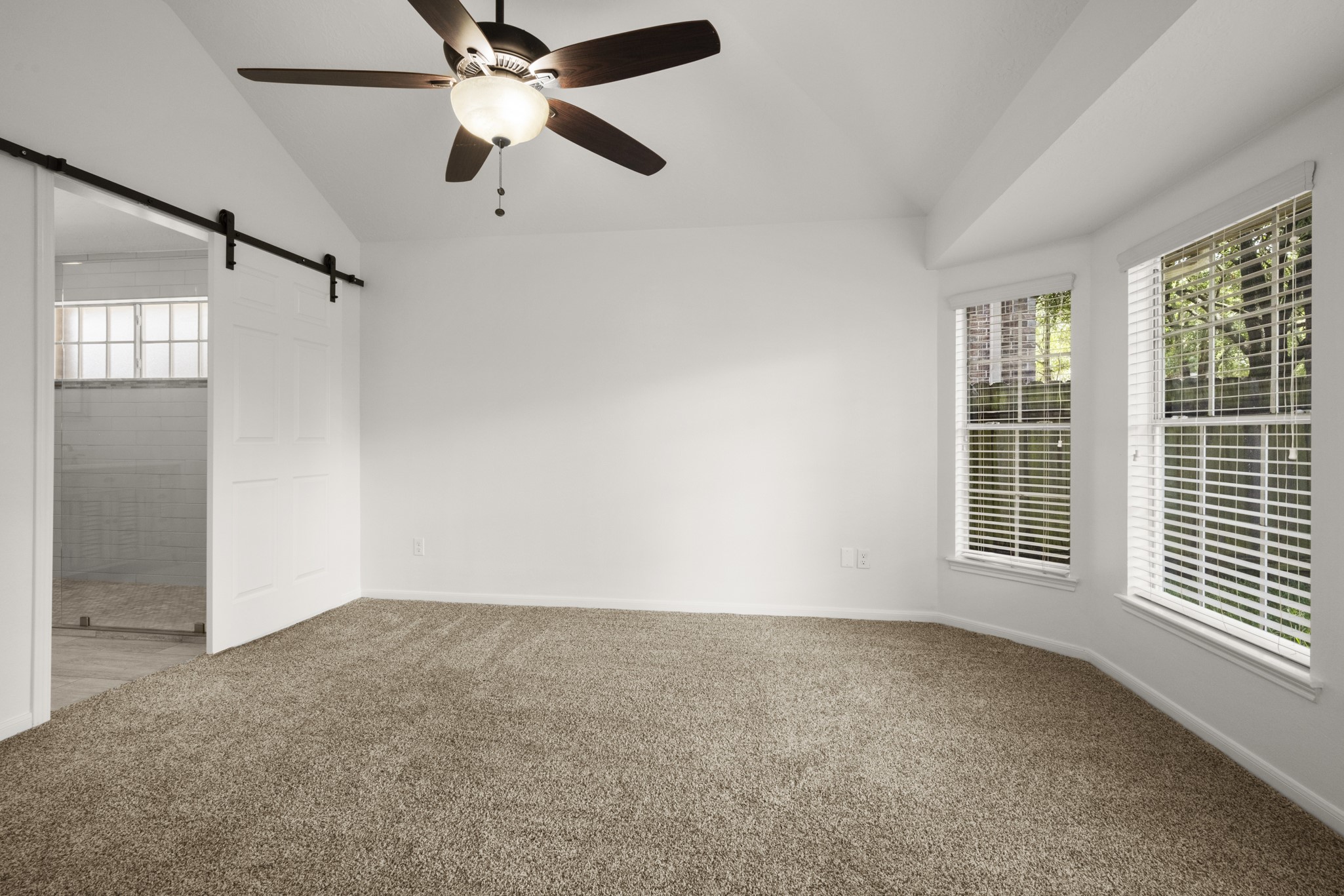 16014 Lakestone Drive Property Photo 15
