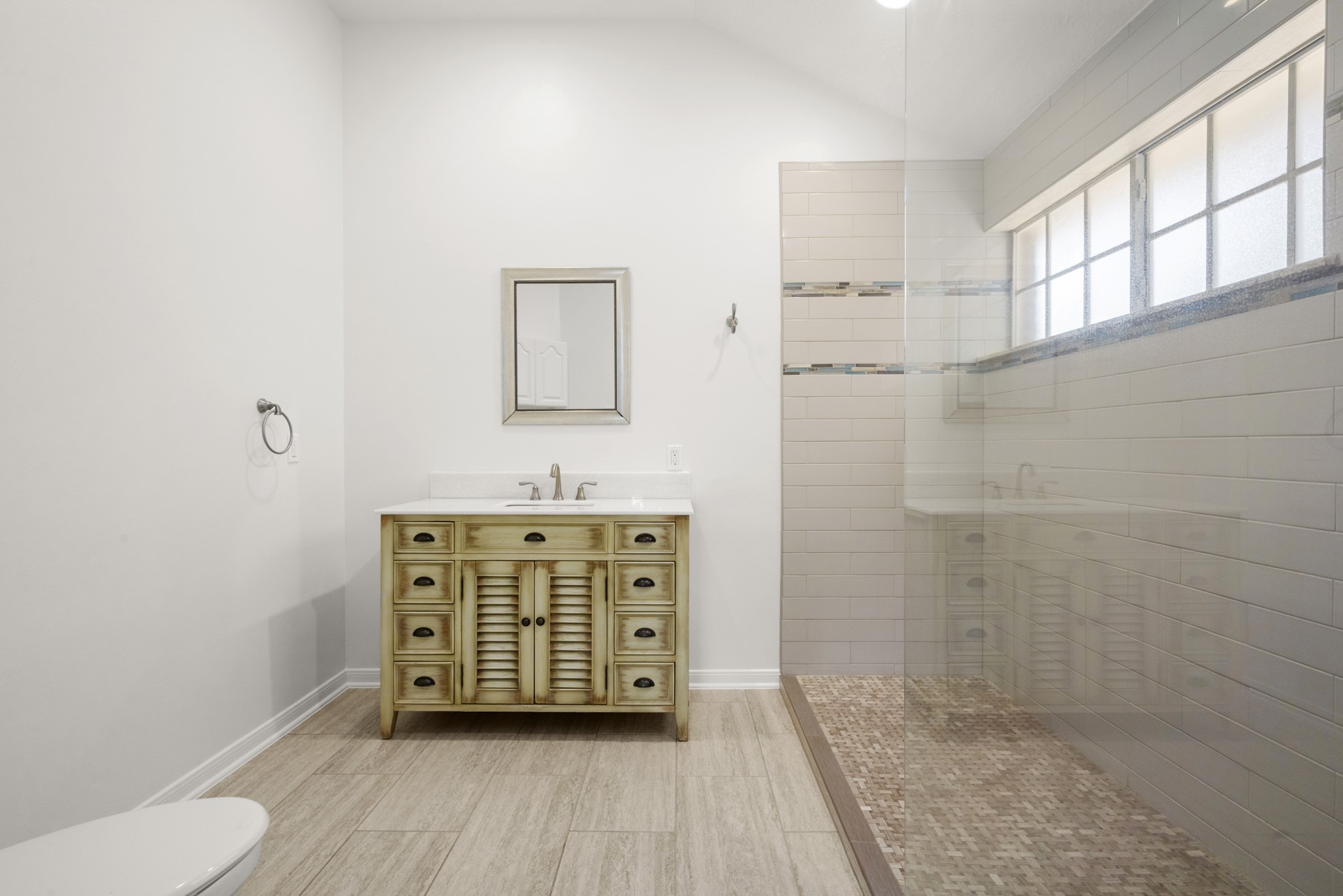 16014 Lakestone Drive Property Photo 16