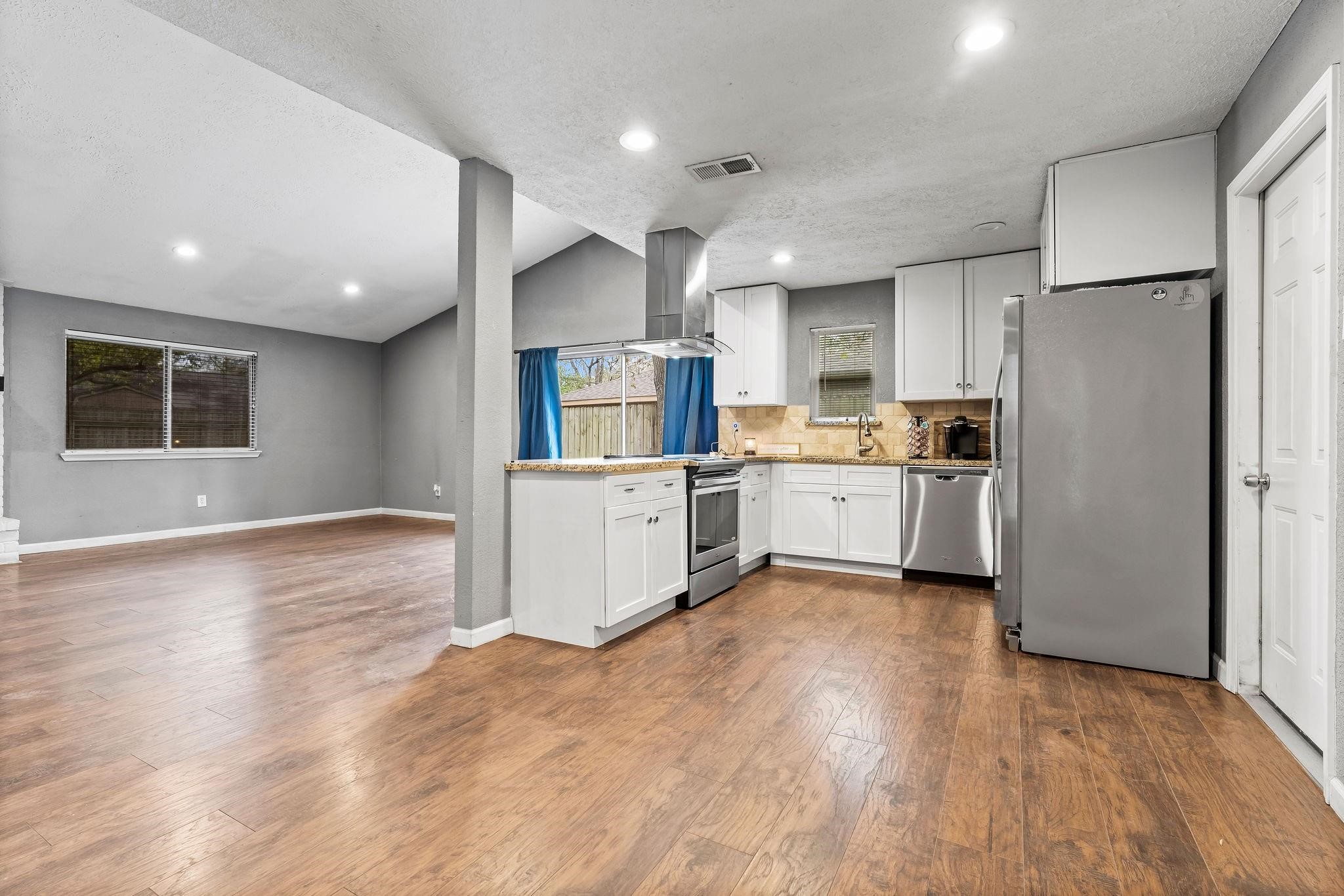 23135 Birnam Wood Boulevard Property Photo 3