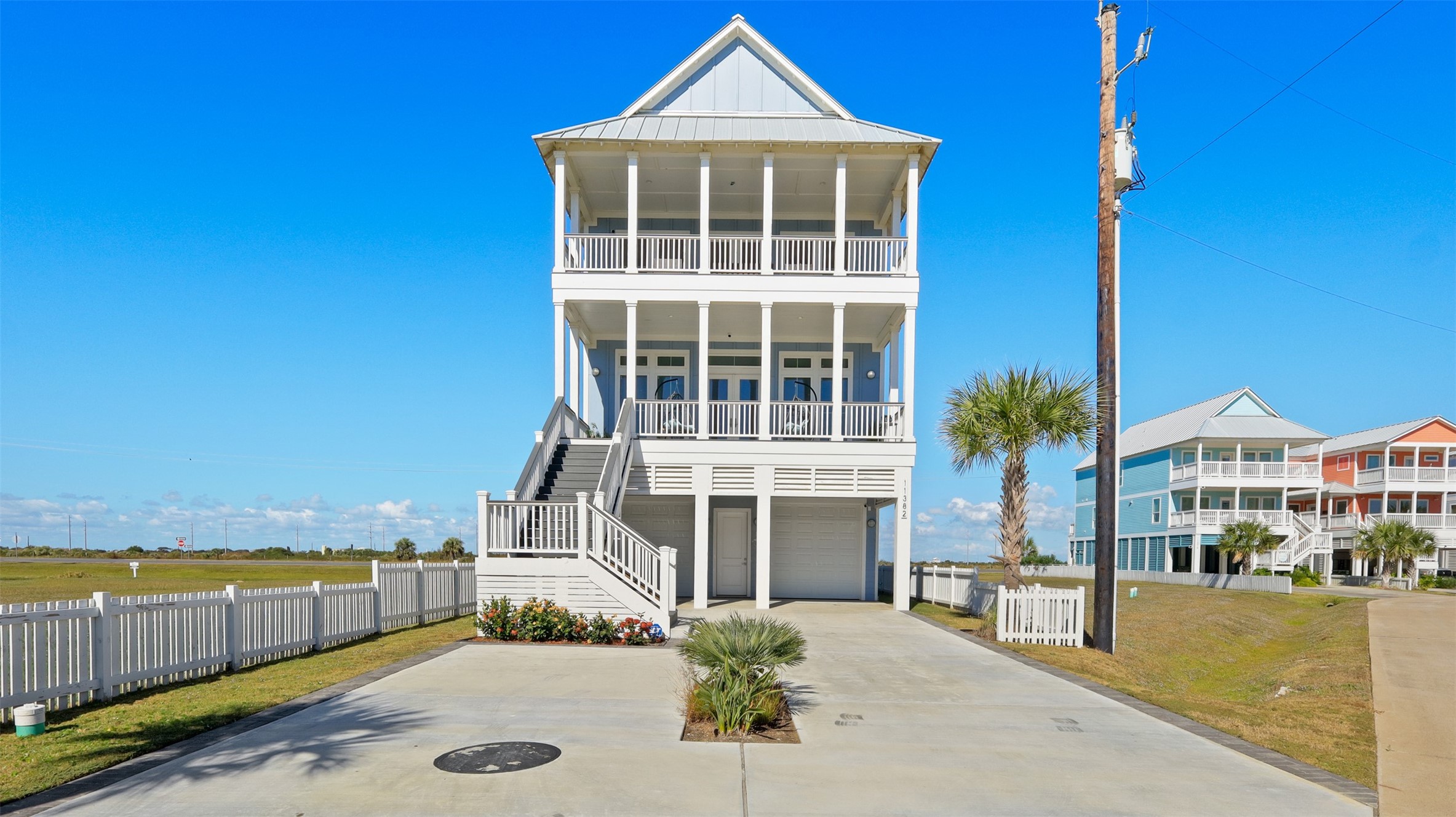 11382 Starfish Property Photo 1