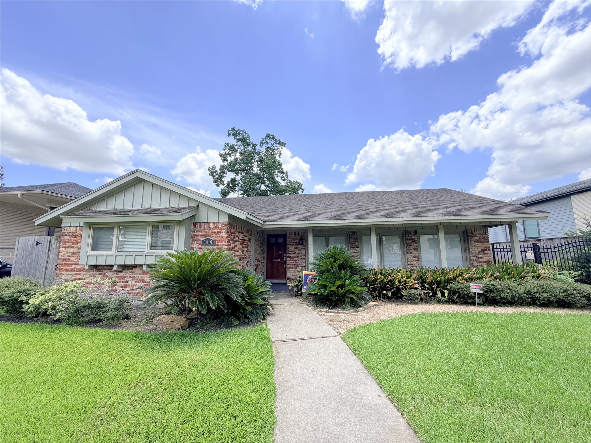 5019 Yarwell Drive Property Photo 2