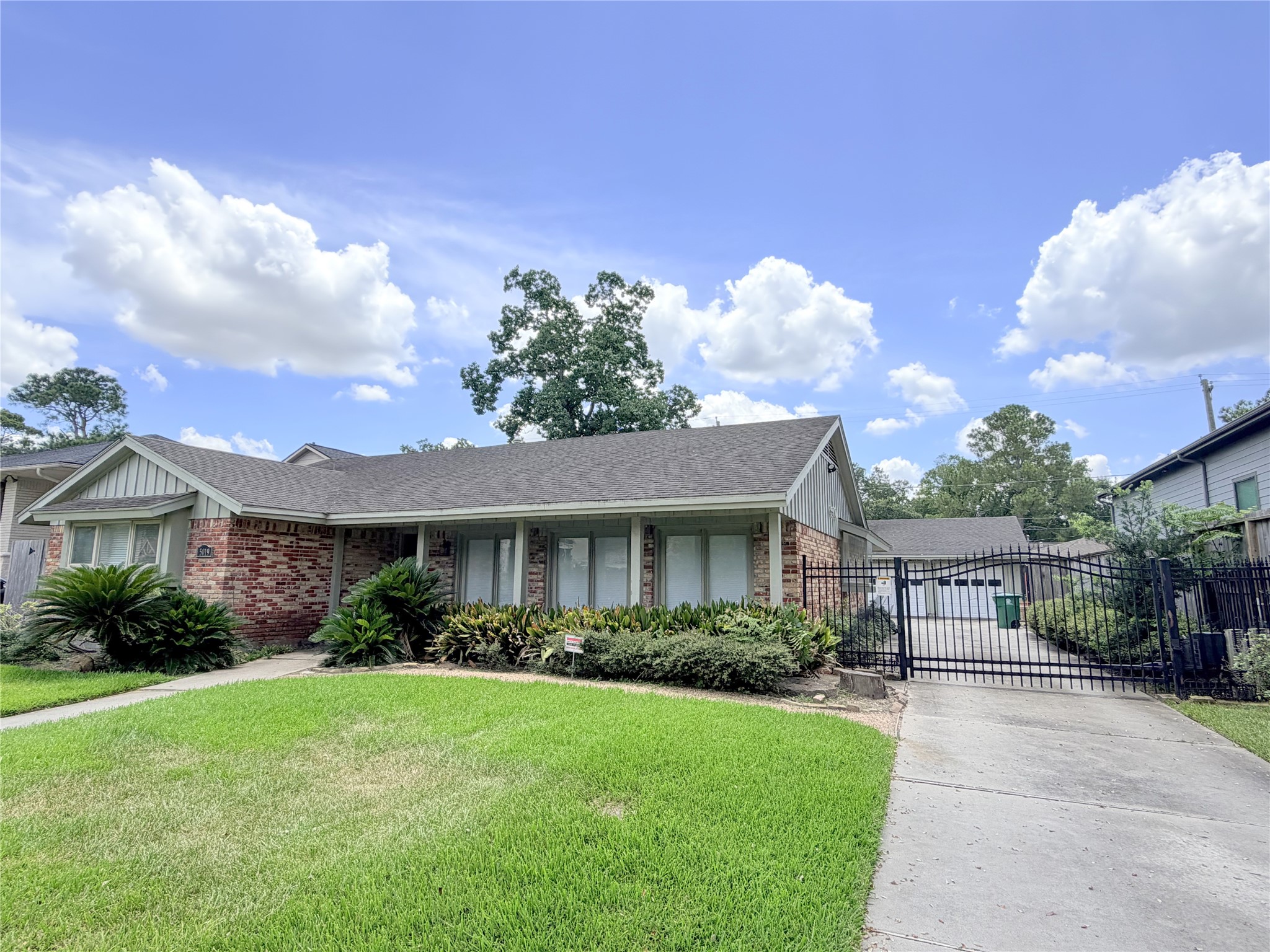 5019 Yarwell Drive Property Photo 3