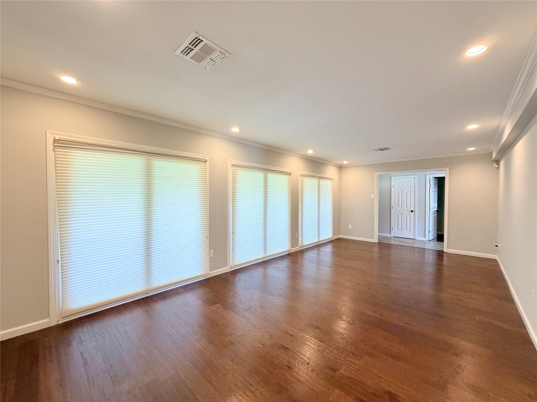 5019 Yarwell Drive Property Photo 6