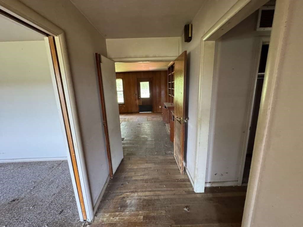 806 E First Property Photo 8