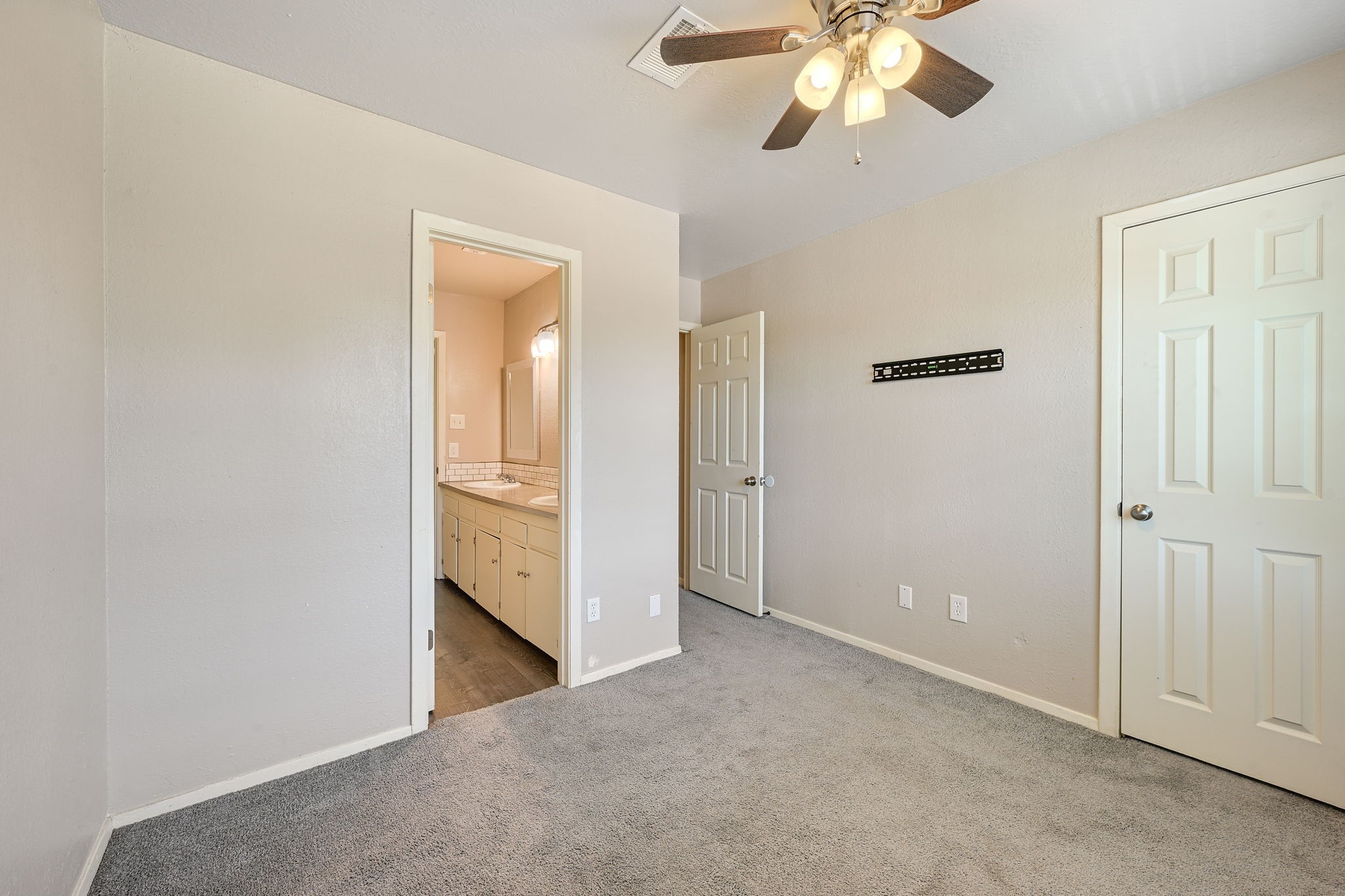3345 Lodgepole Circle Property Photo 12