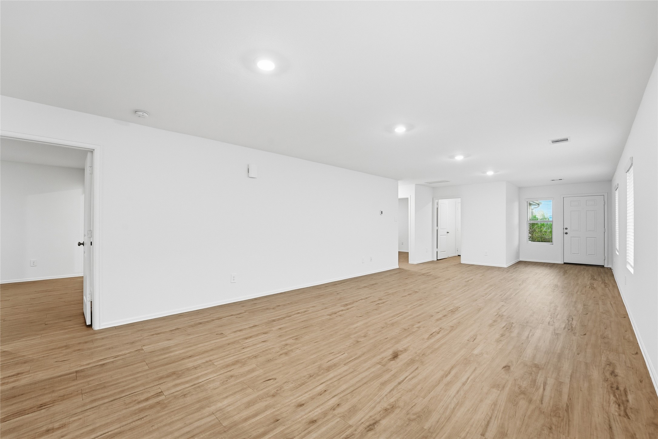 213 Rustic Ridge Circle Property Photo 6