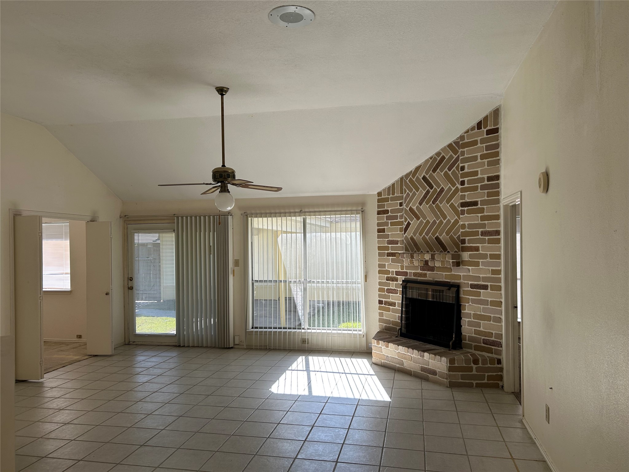 5338 Rivergate Drive Property Photo 4