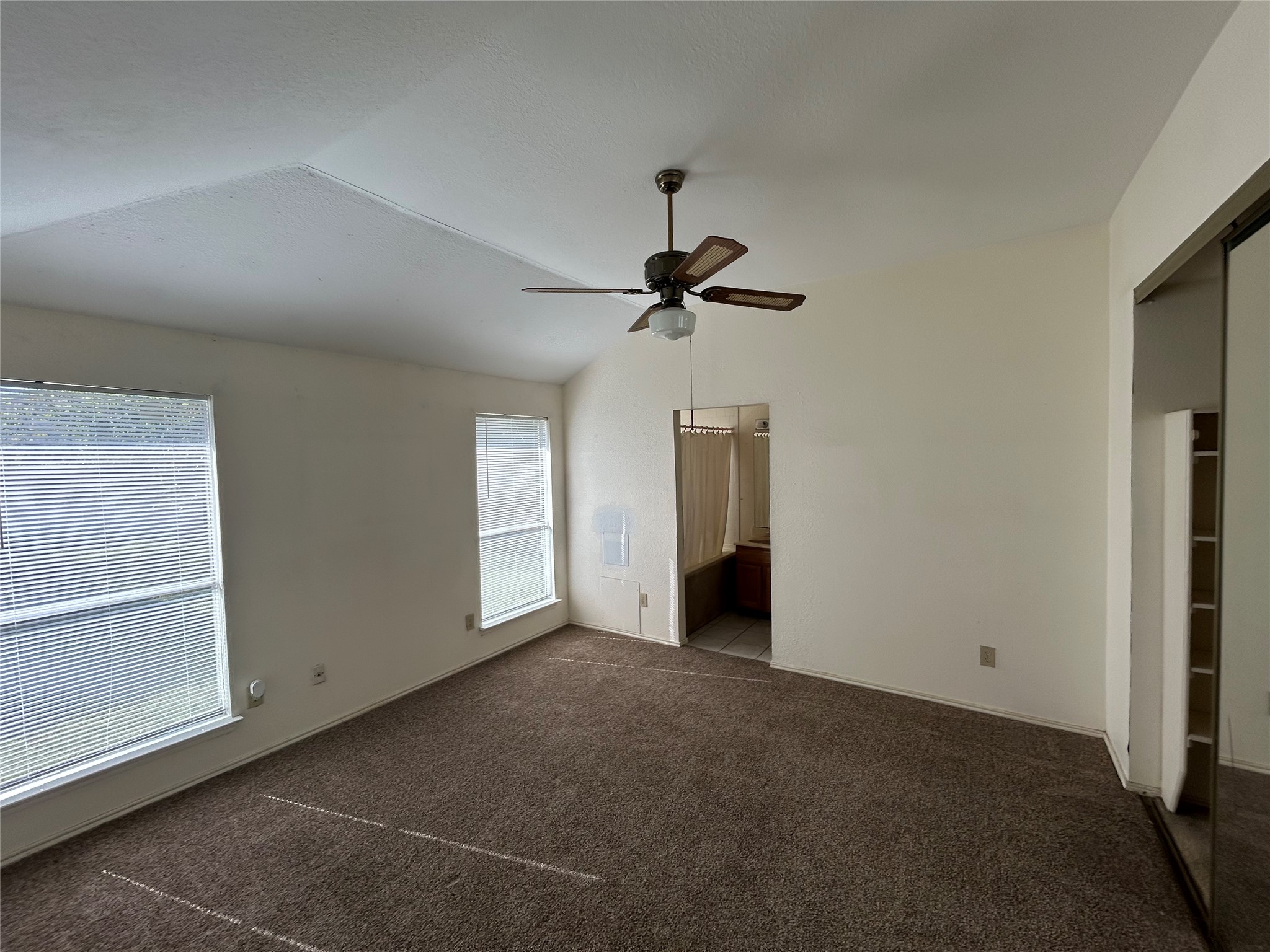5338 Rivergate Drive Property Photo 7