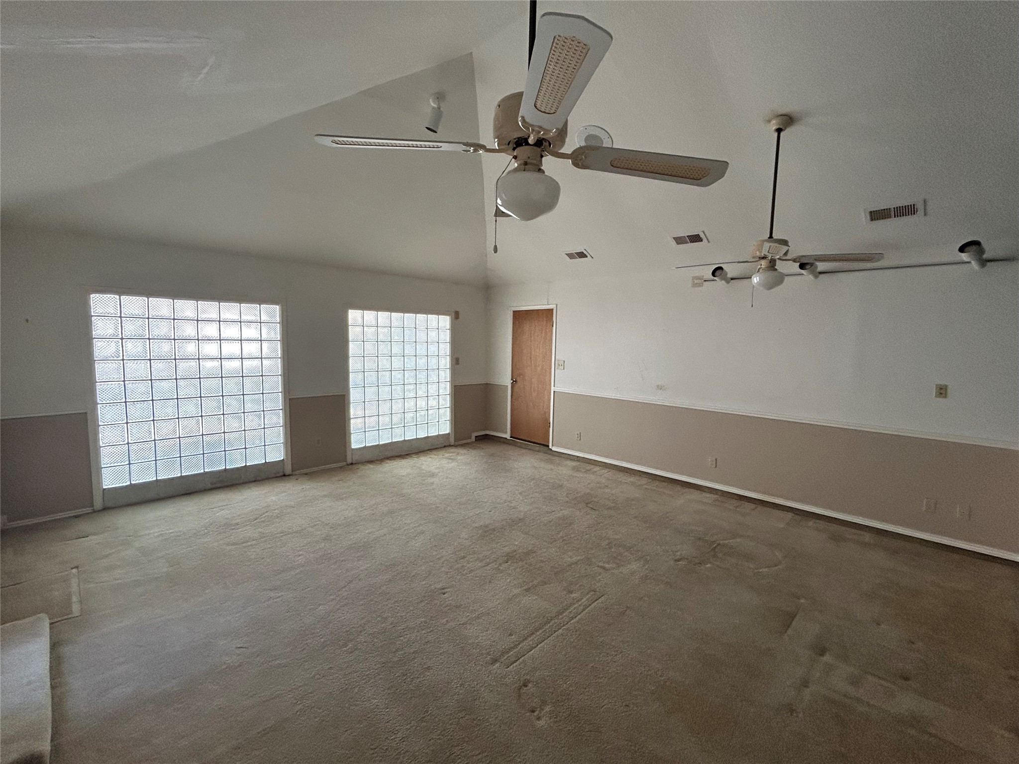 5338 Rivergate Drive Property Photo 12