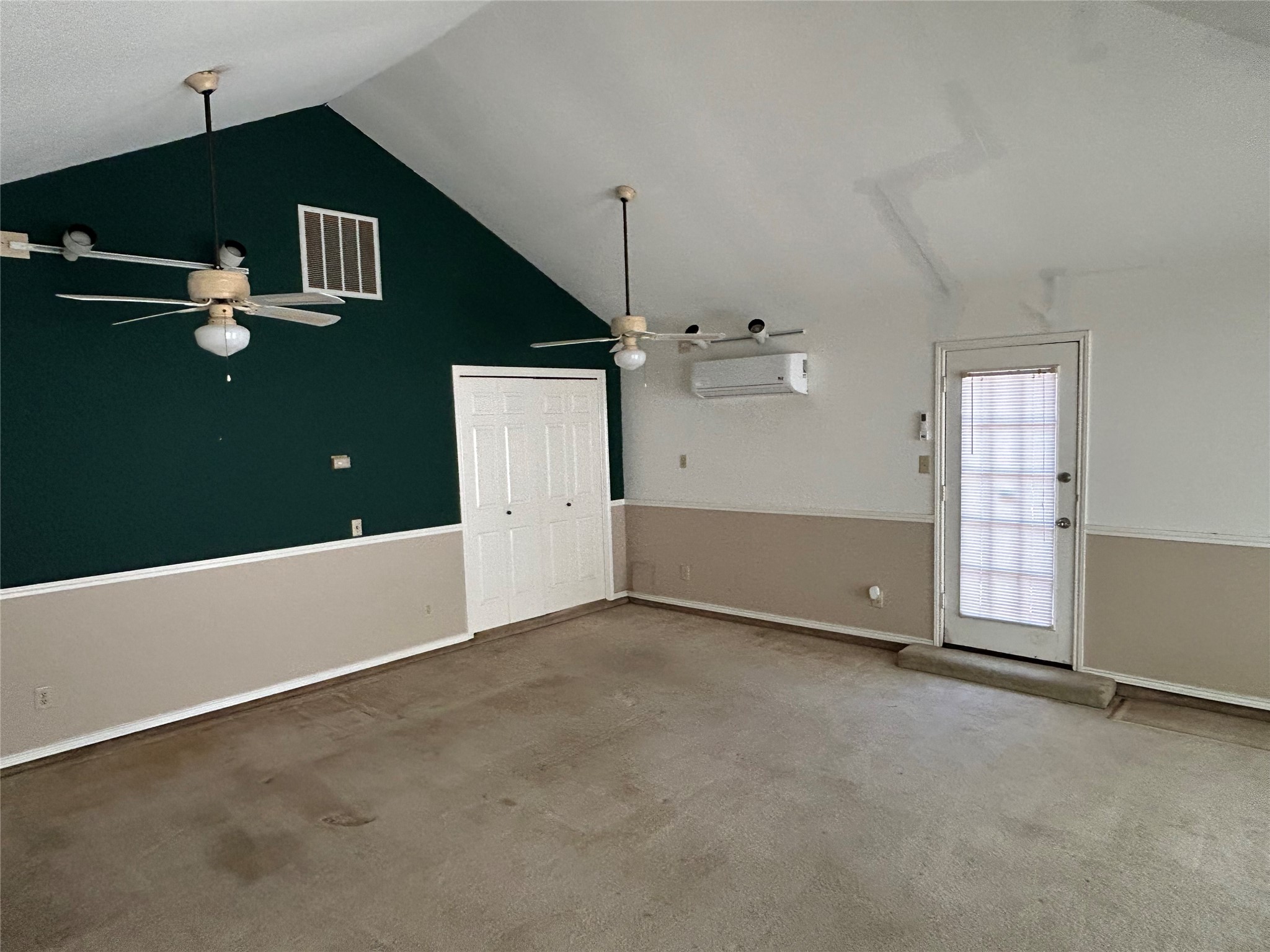 5338 Rivergate Drive Property Photo 13