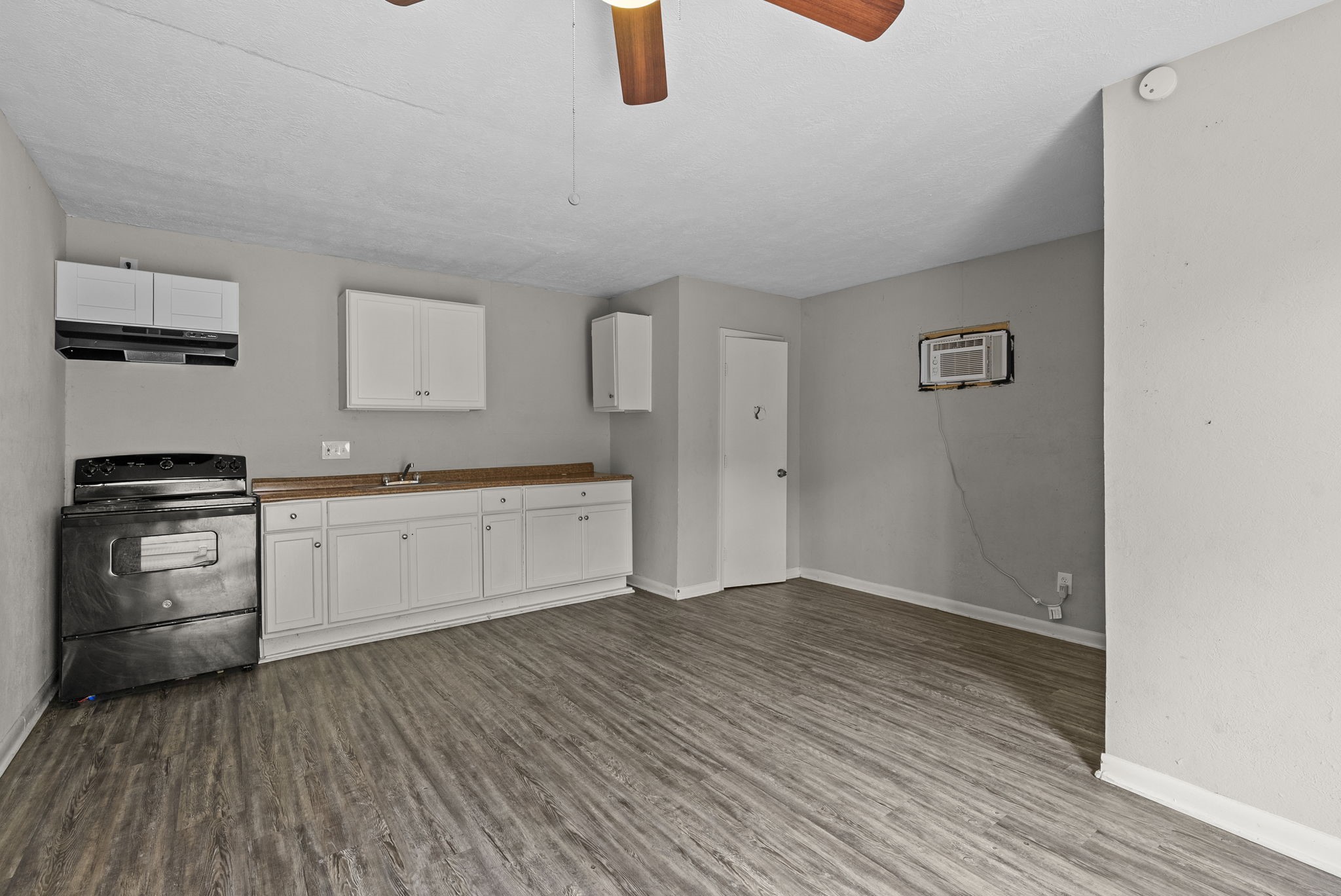 5103 New Orleans Street Property Photo 6