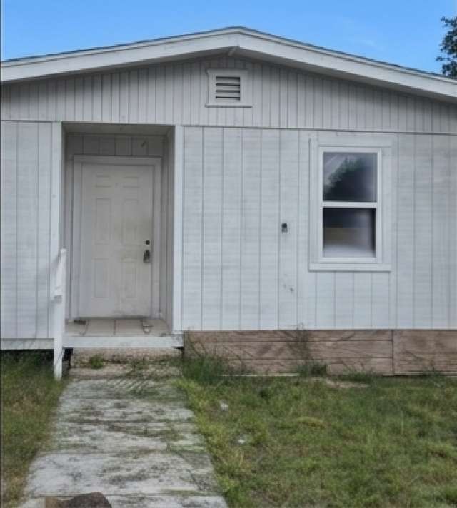 1800 Victoria Drive Property Photo 1