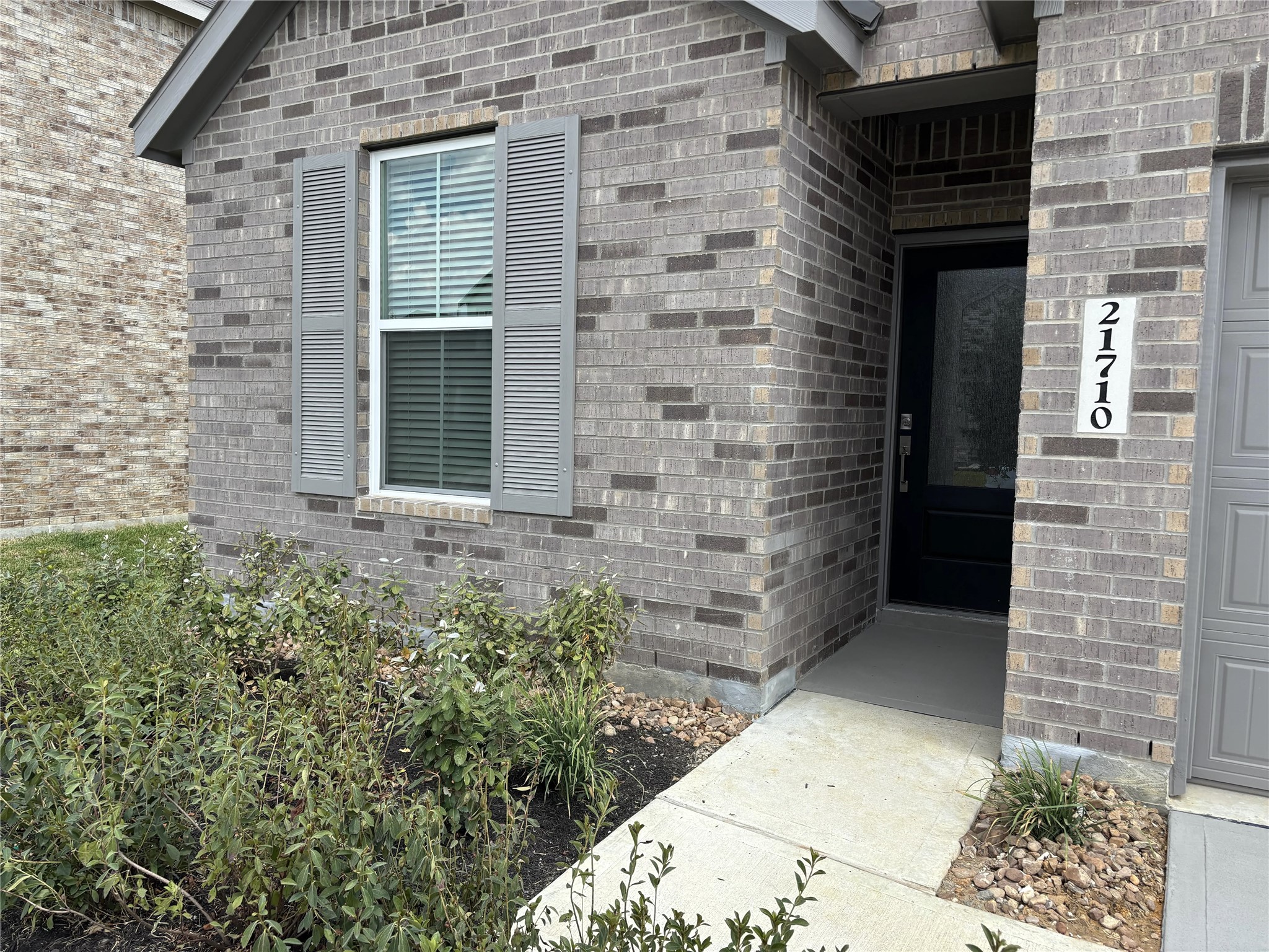 21710 Willow River Canyon Lane Property Photo 3