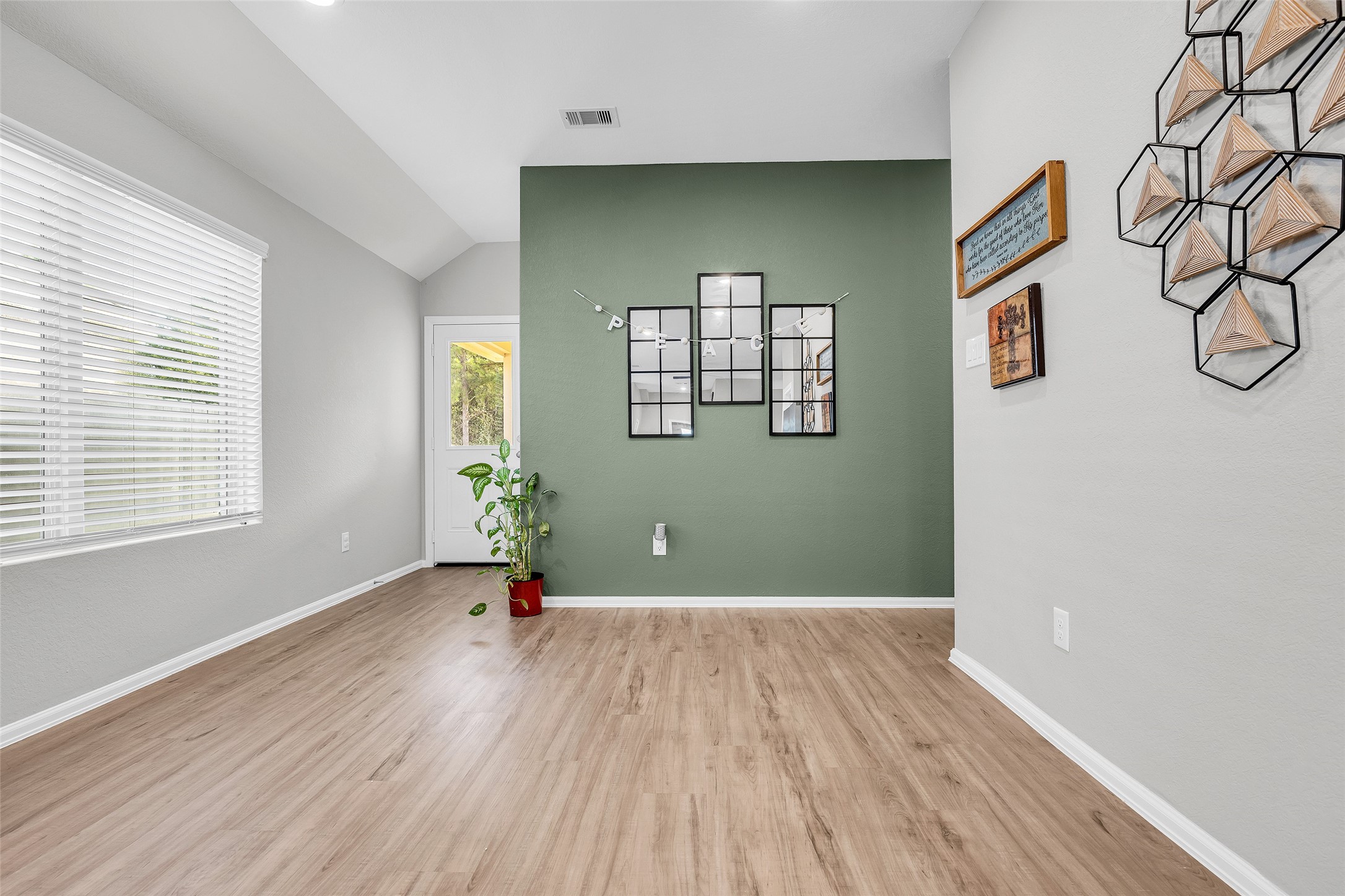 24039 Priano Forest Drive Property Photo 4
