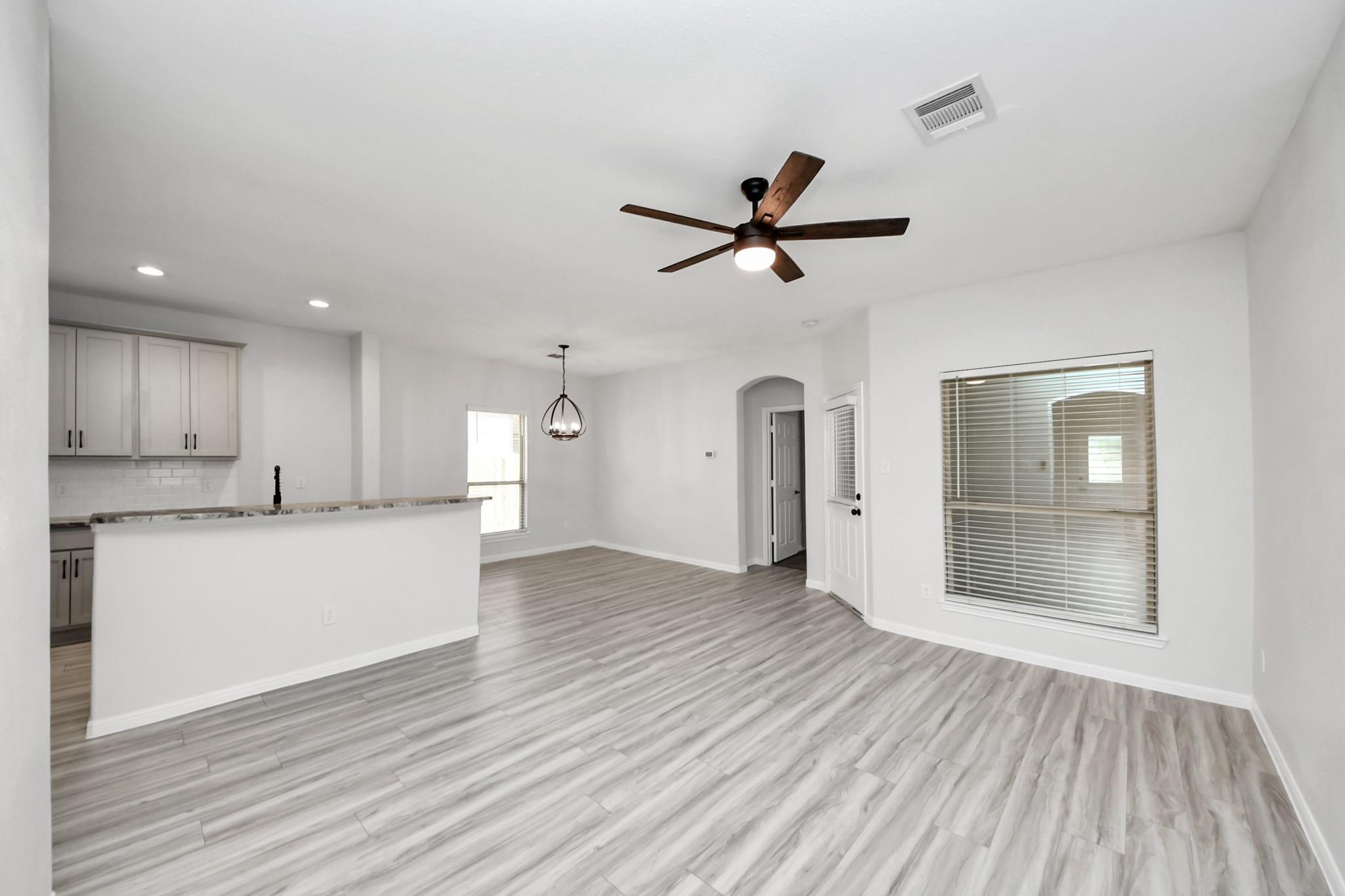322 Emerald Thicket Lane, Huffman Tx 77336 Property Photo 8