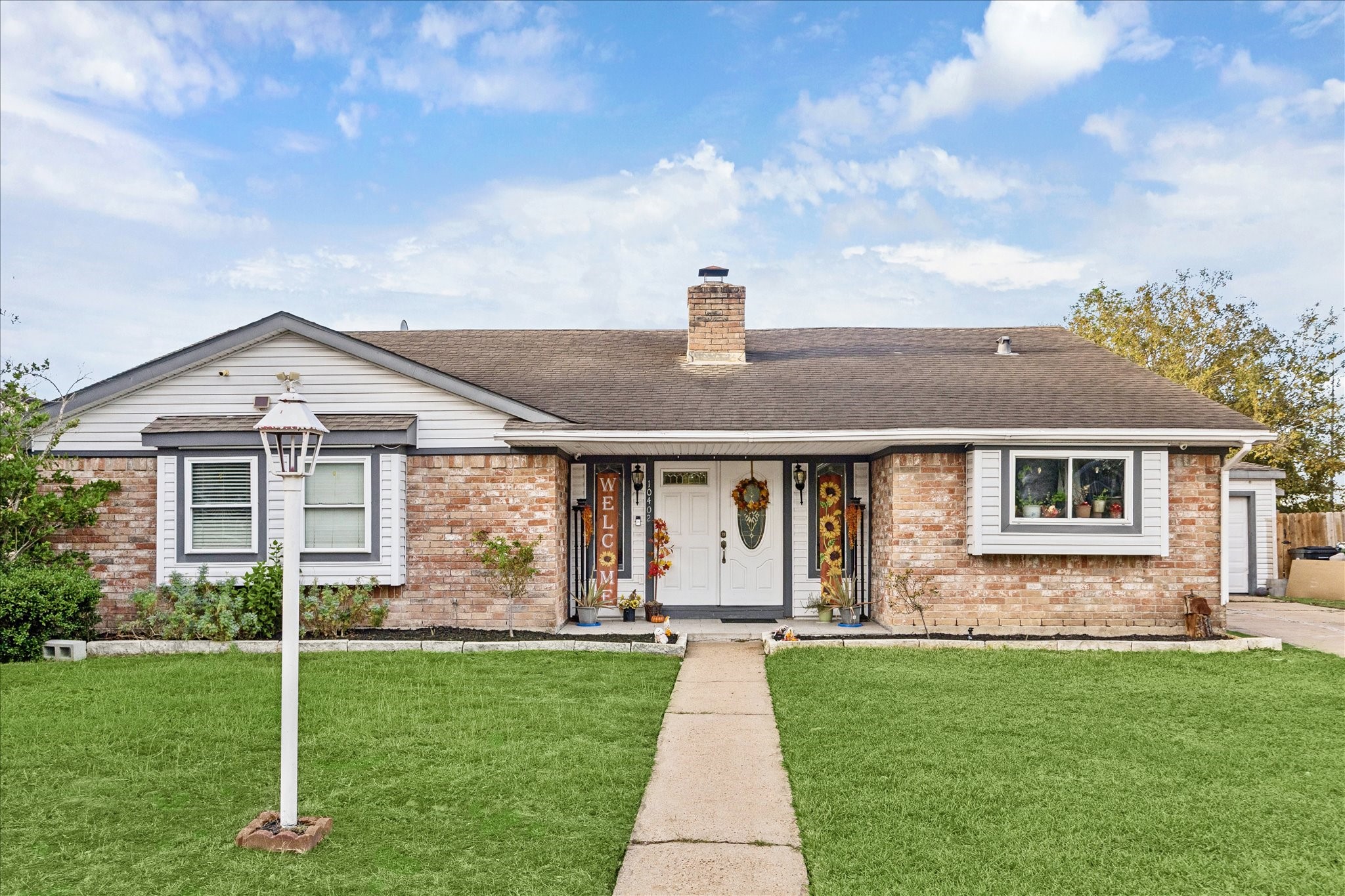 10402 Huntington Point Drive Property Photo 1