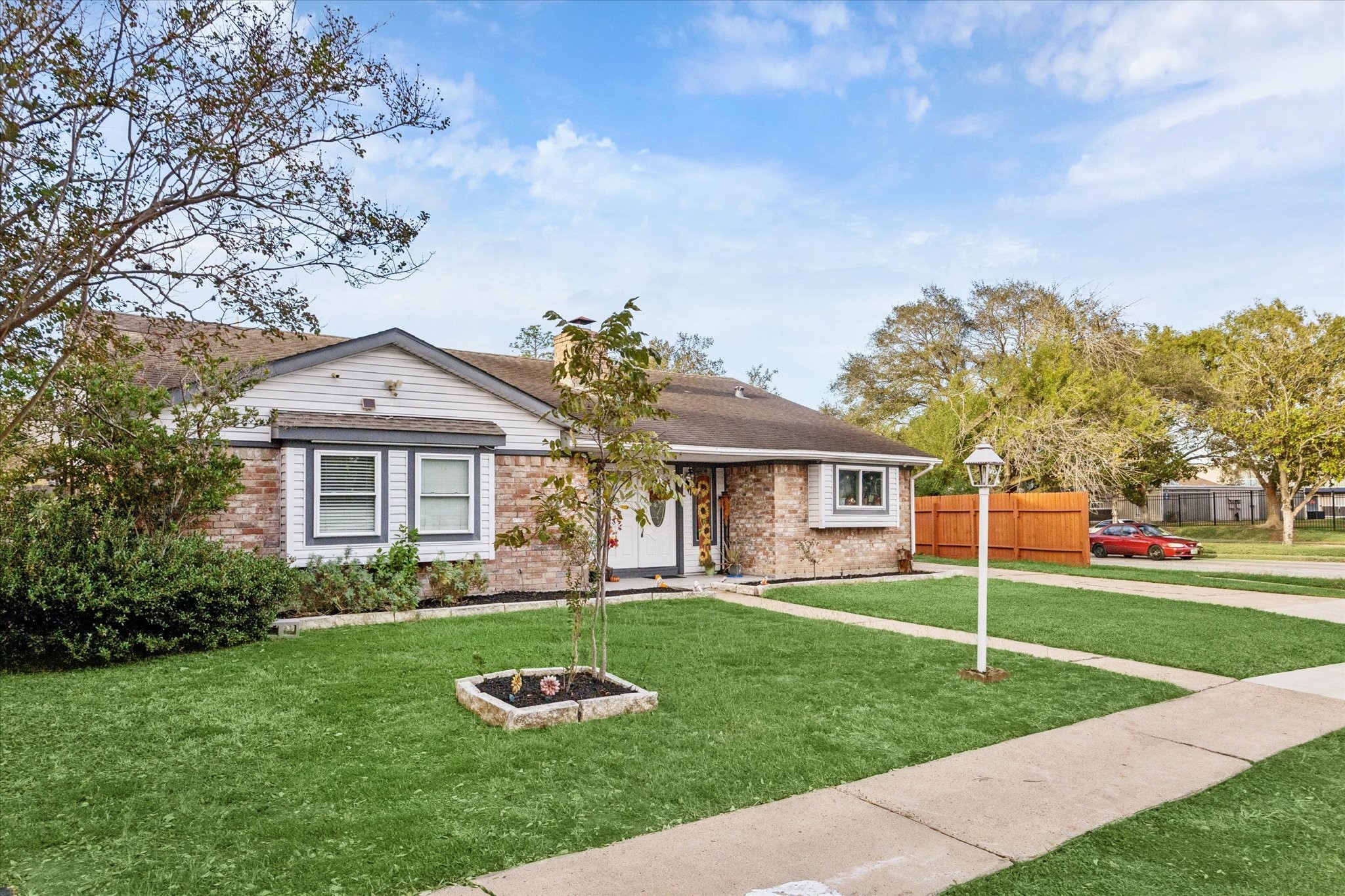 10402 Huntington Point Drive Property Photo 2