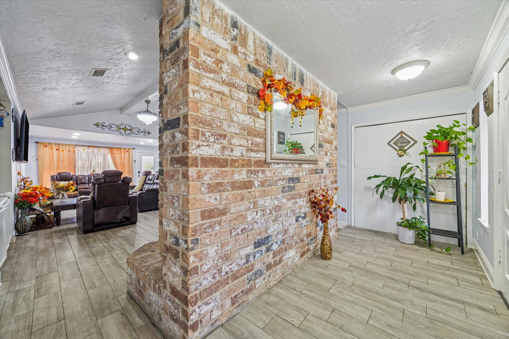 10402 Huntington Point Drive Property Photo 4