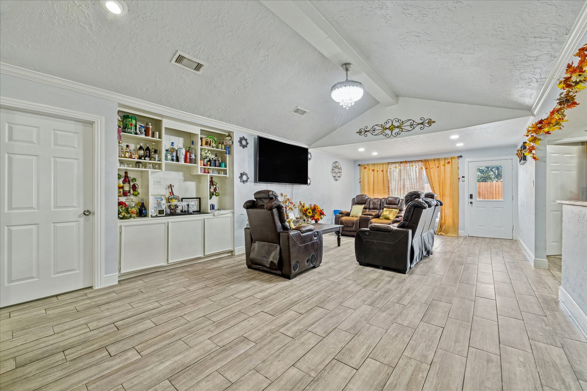 10402 Huntington Point Drive Property Photo 5