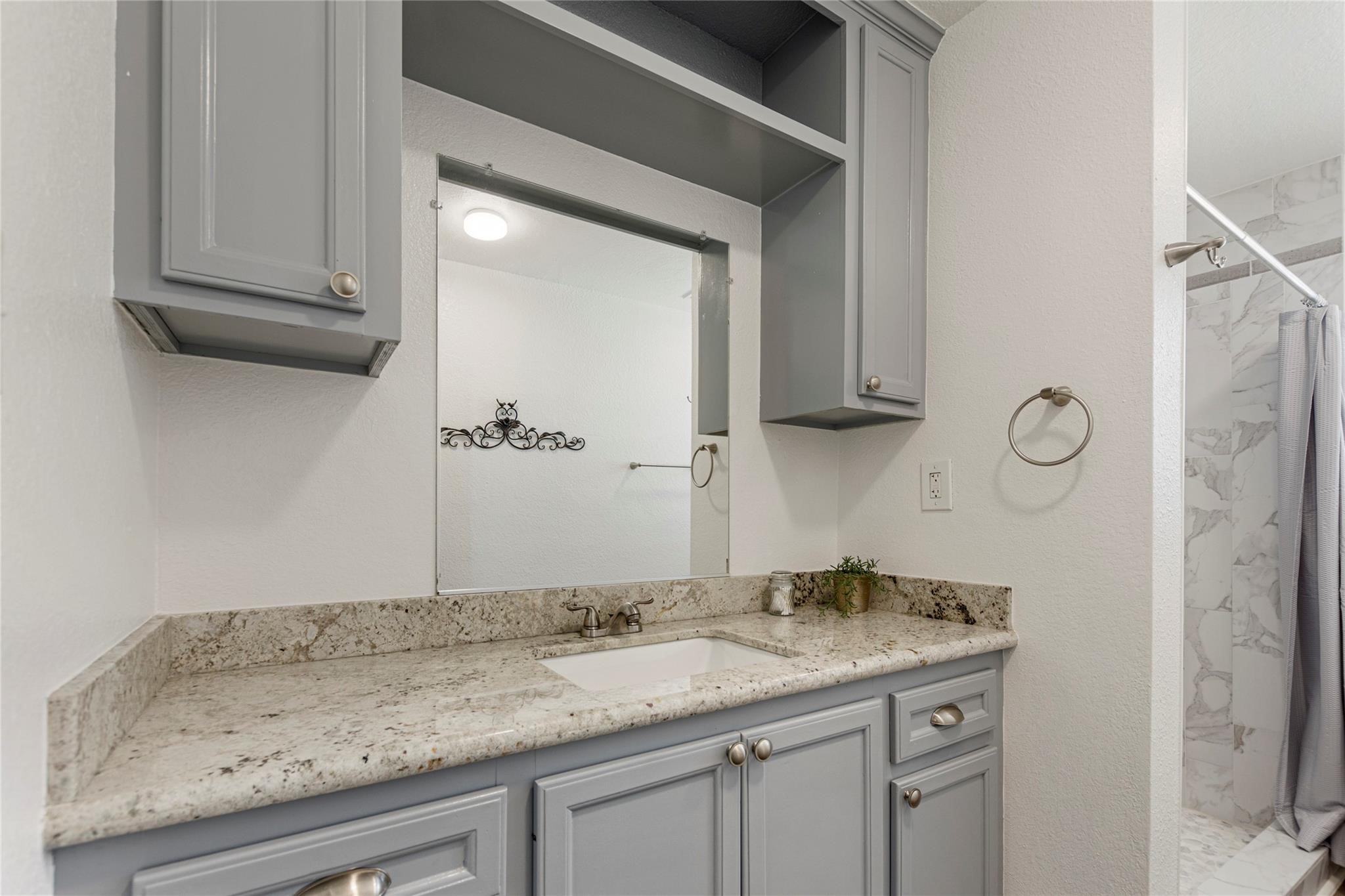 5420 Avenue Q A Property Photo 12