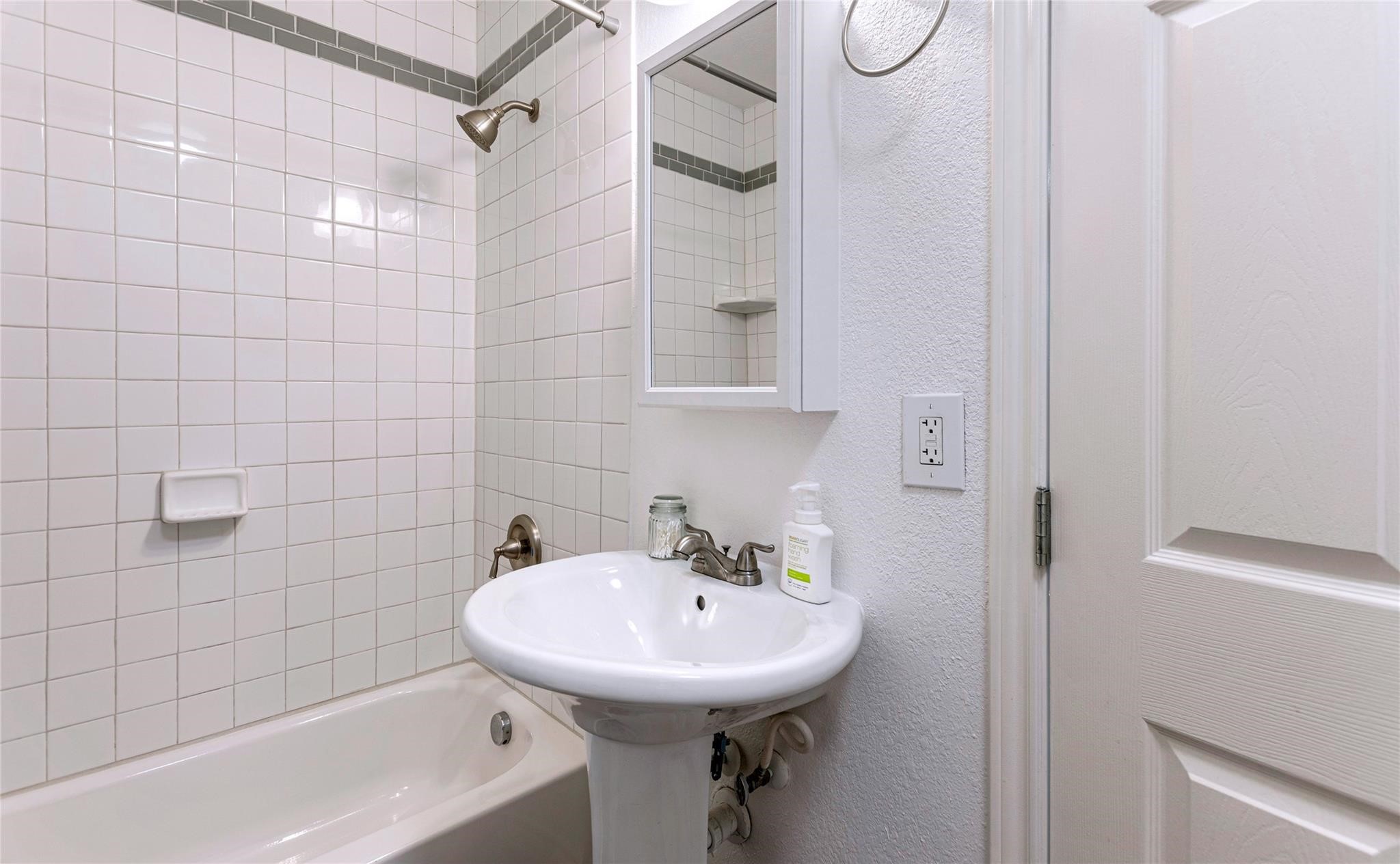 5420 Avenue Q A Property Photo 15