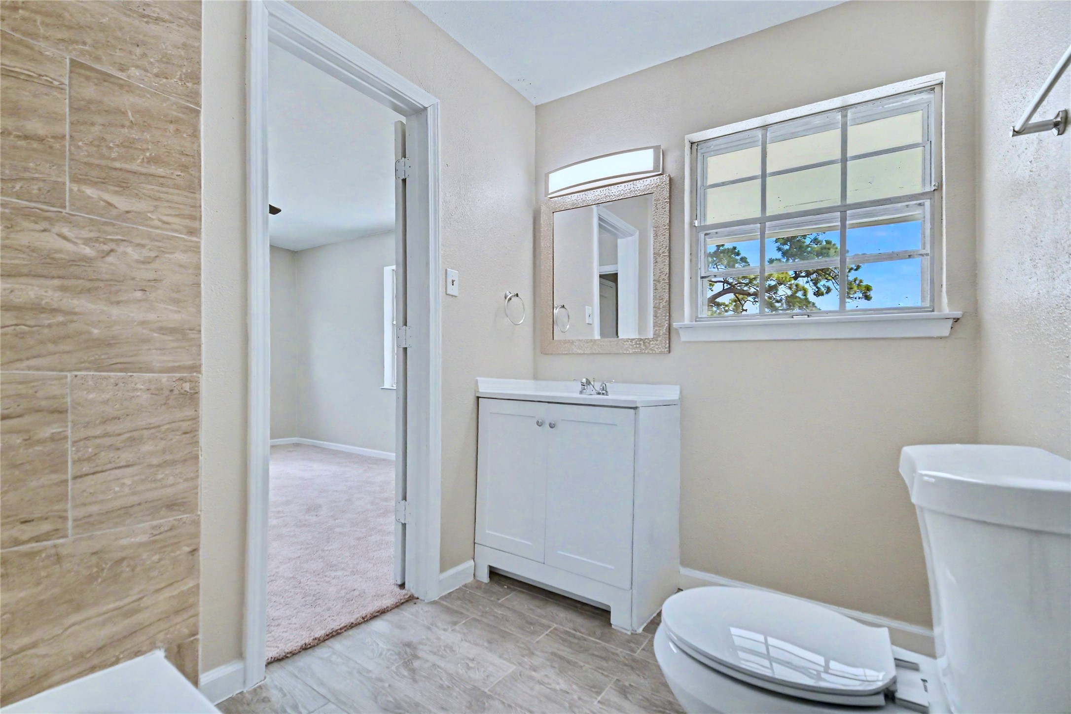 626 Shore Acres Boulevard Property Photo 12