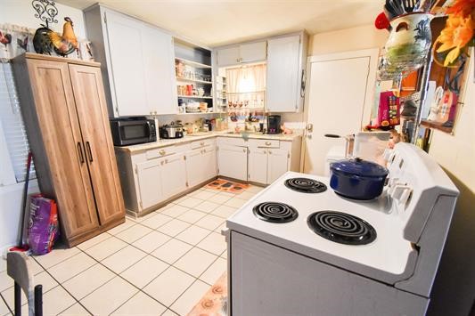 210 College St Property Photo 7