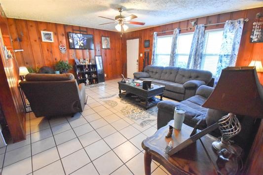 210 College St Property Photo 8