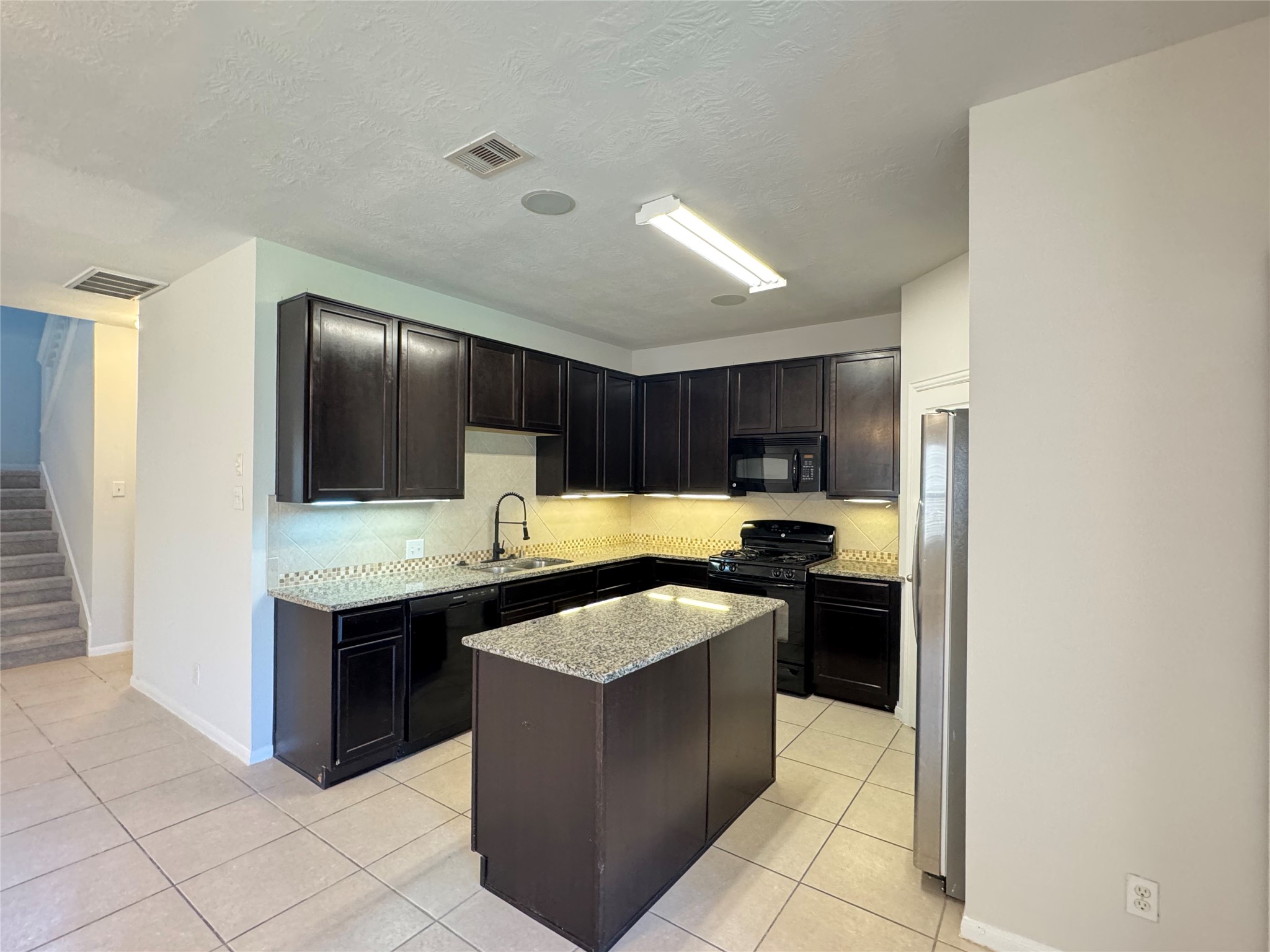 8107 Gran Villa Drive Property Photo 15