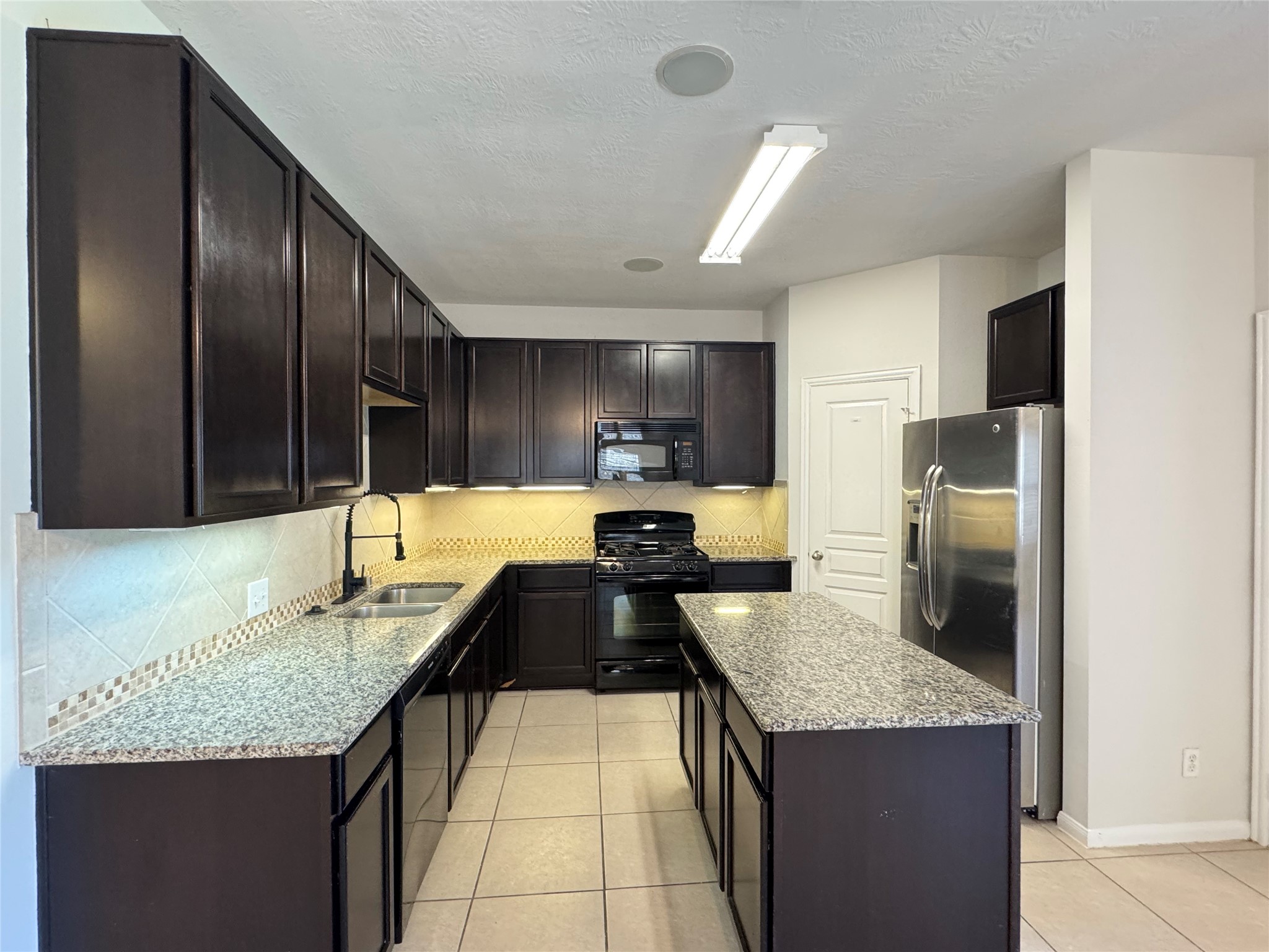 8107 Gran Villa Drive Property Photo 16