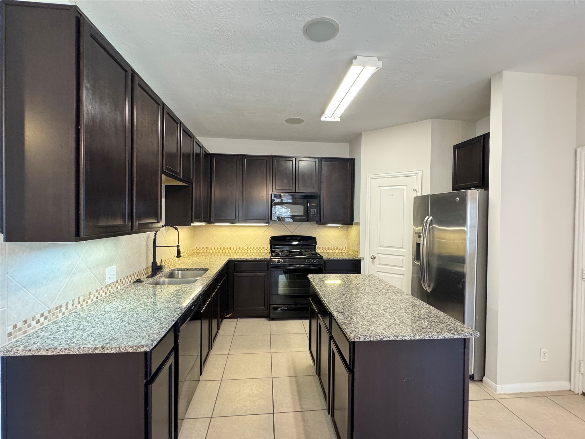 8107 Gran Villa Drive Property Photo 17