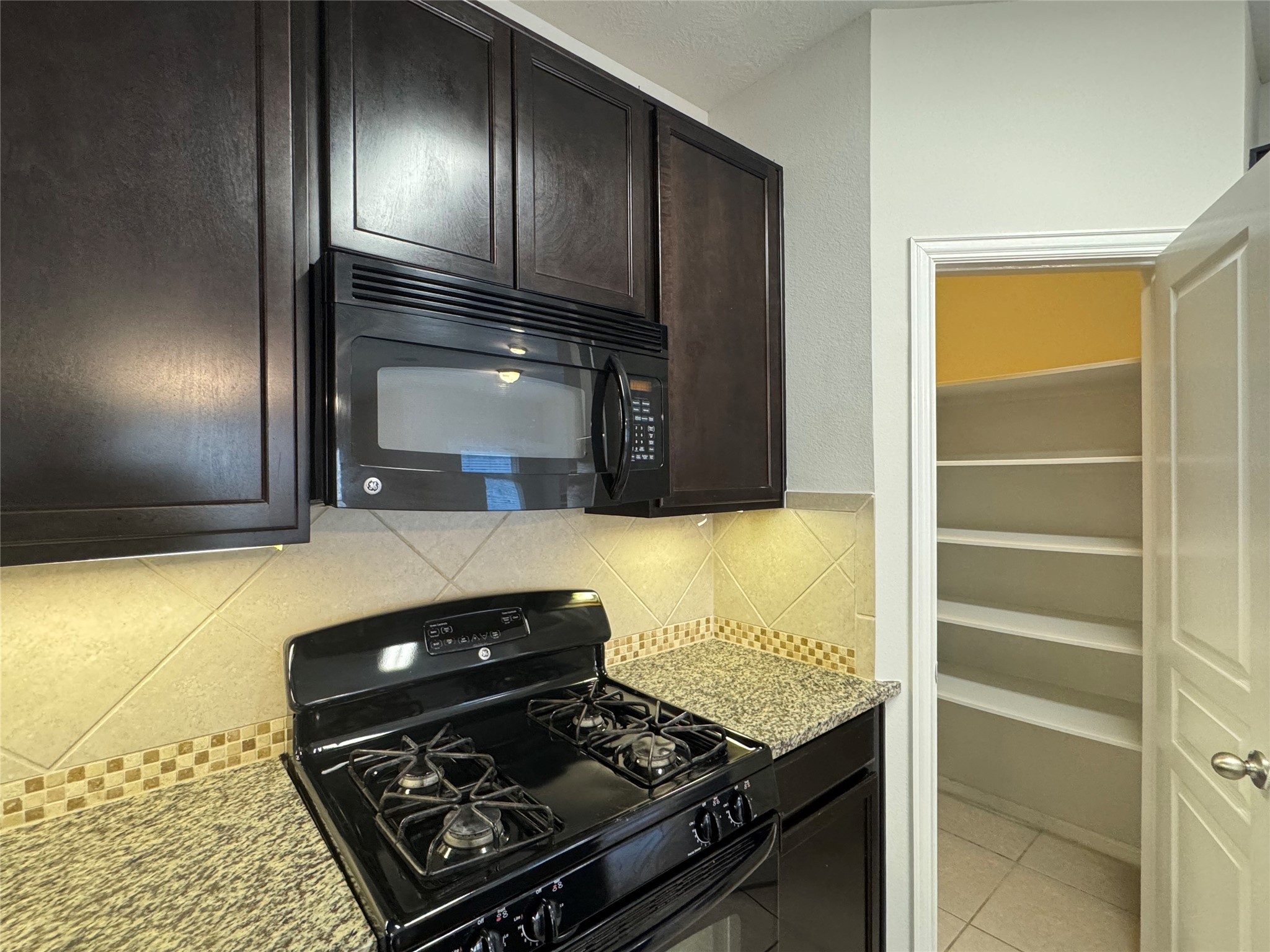 8107 Gran Villa Drive Property Photo 18