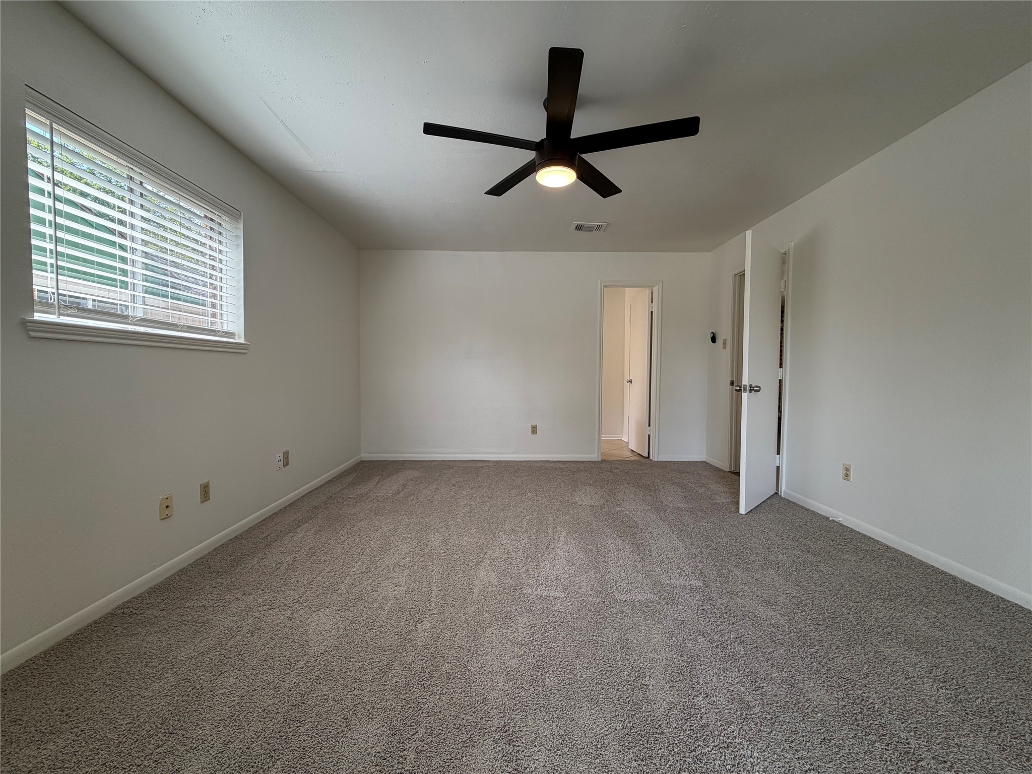 6910 Vialinda Drive Property Photo 8