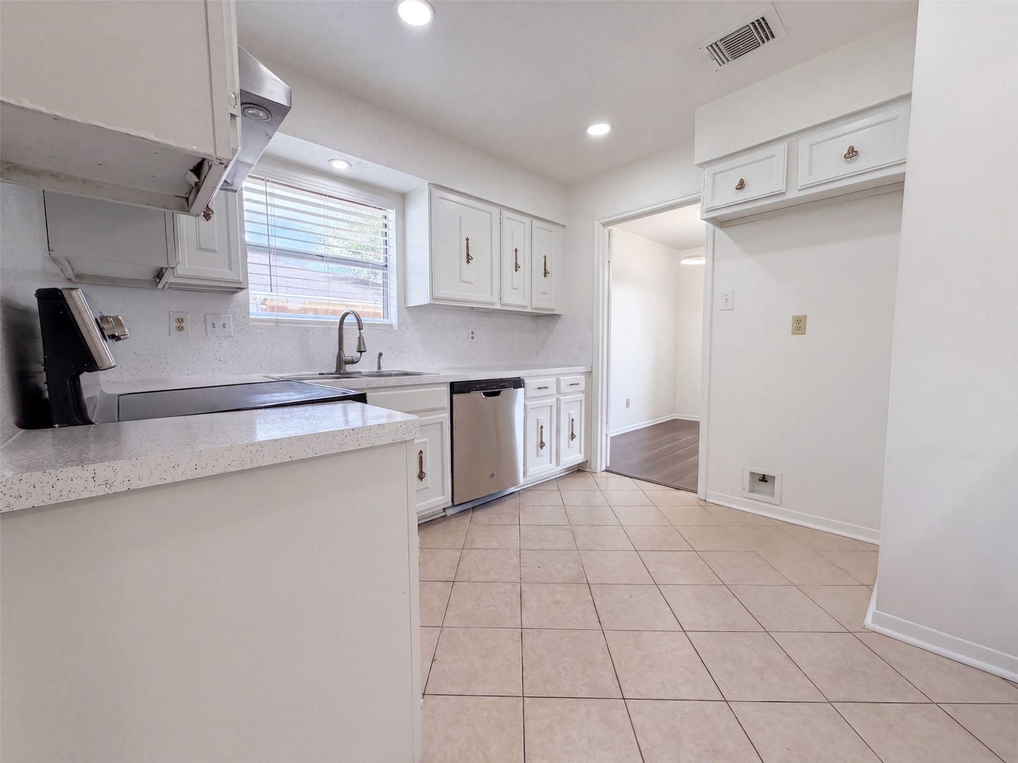 6910 Vialinda Drive Property Photo 19