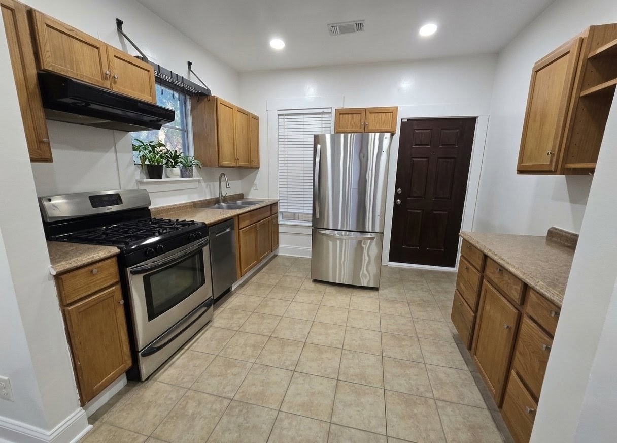 301 Winnie Street Property Photo 3