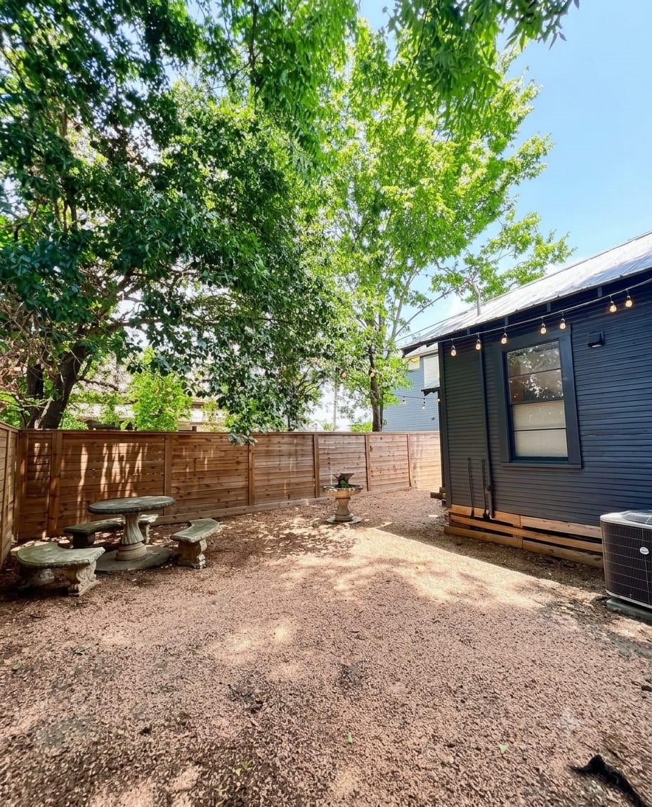 301 Winnie Street Property Photo 9