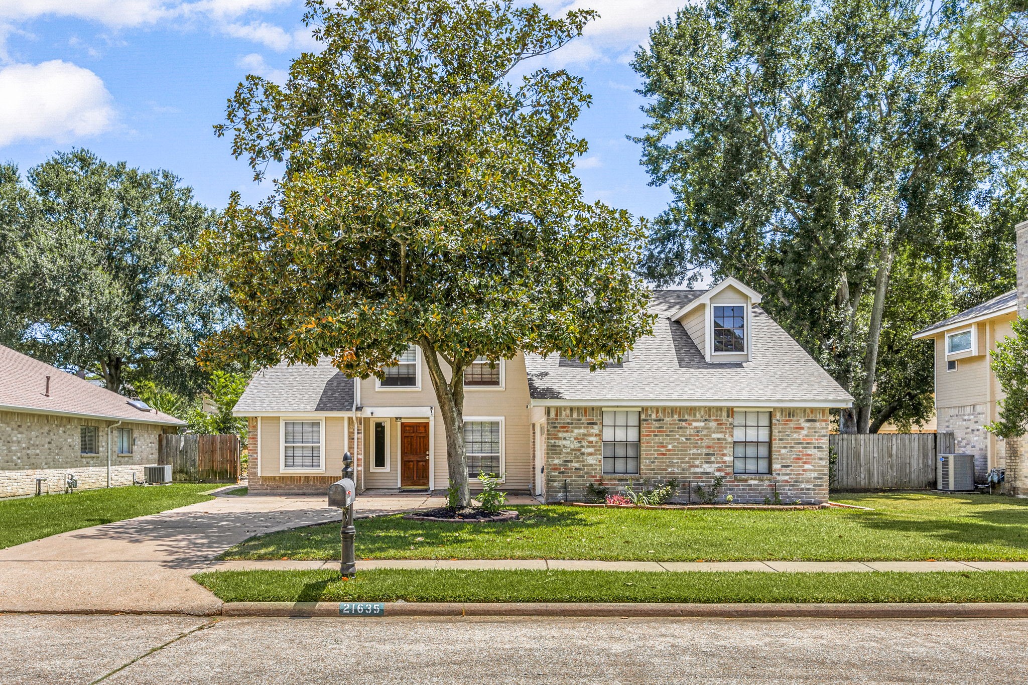 21635 Park Brook Drive Property Photo 4